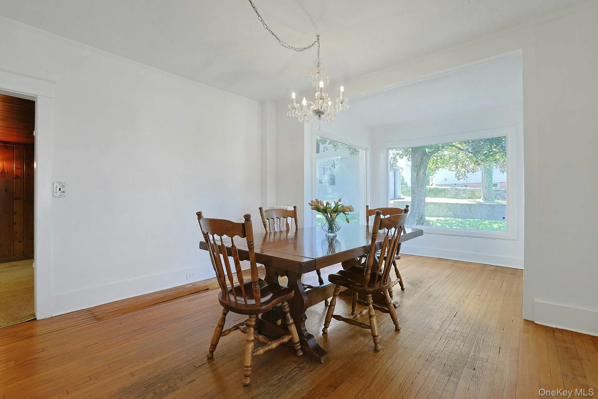 Dining Room with Reading Nook bump out Dining Room with Reading Nook bump out