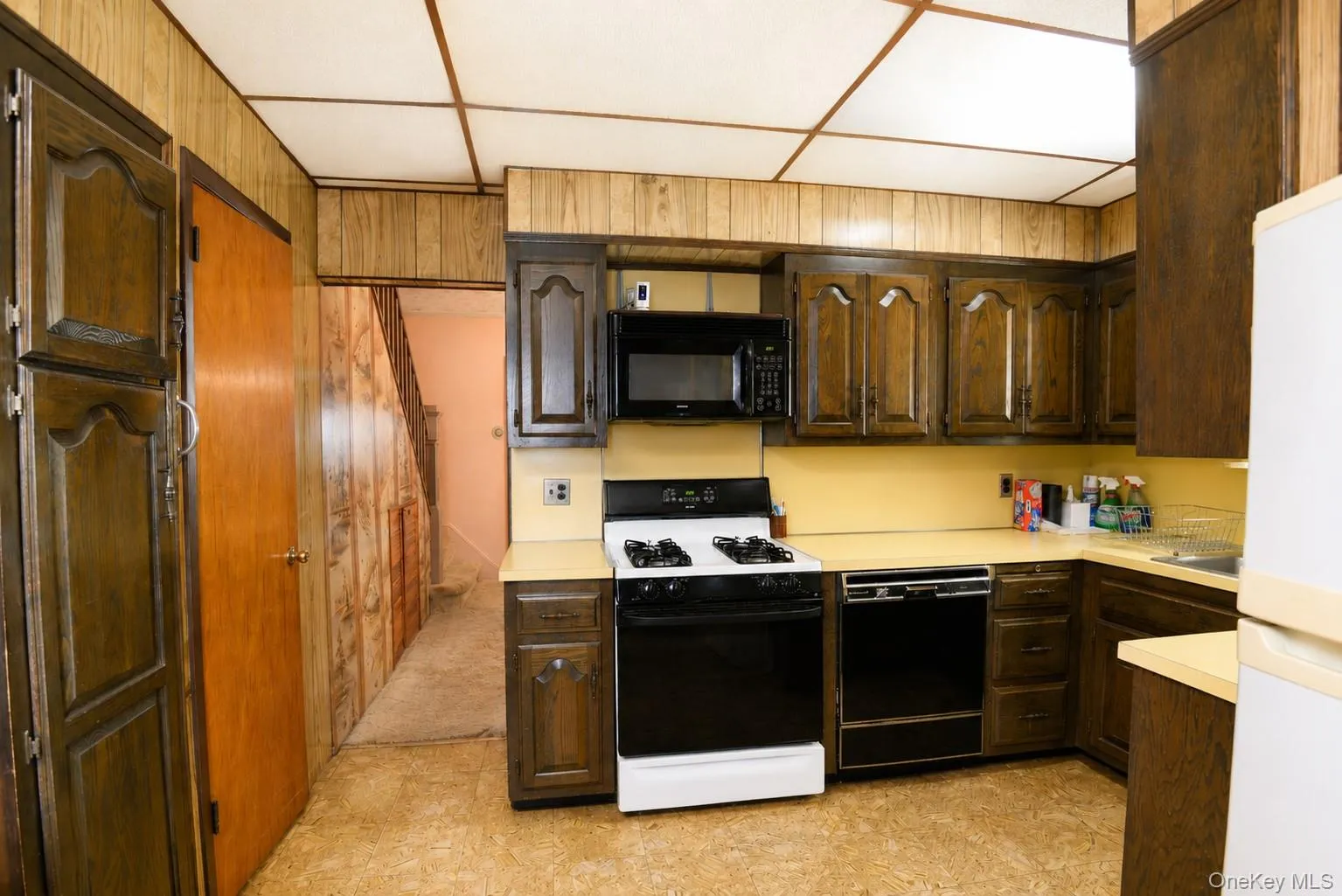 80-20 170th Street, New York, NY, 3 Bedrooms Bedrooms, 6 Rooms Rooms,1 BathroomBathrooms,Residential,For Rent,170th,0,1008834 80-20 170th Street, New York, NY, 3 Bedrooms Bedrooms, 6 Rooms Rooms,1 BathroomBathrooms,Residential,For Rent,170th,0,1008834