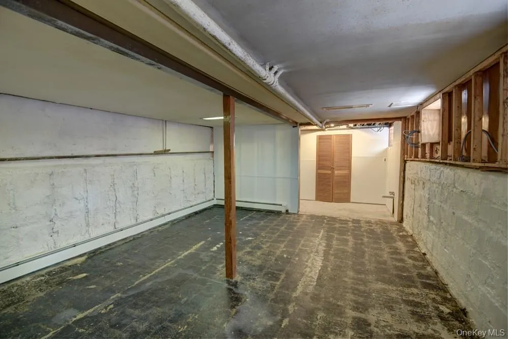 80-20 170th Street, New York, NY, 3 Bedrooms Bedrooms, 6 Rooms Rooms,1 BathroomBathrooms,Residential,For Rent,170th,0,1008834 80-20 170th Street, New York, NY, 3 Bedrooms Bedrooms, 6 Rooms Rooms,1 BathroomBathrooms,Residential,For Rent,170th,0,1008834