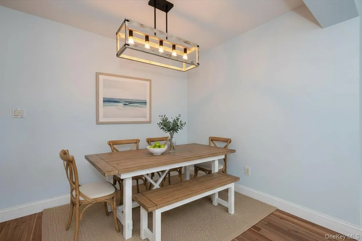 Dining area featuring AI Staging Dining area featuring AI Staging