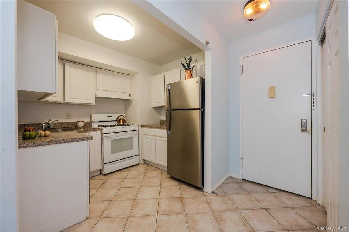 55 Monroe Boulevard, Long Beach, NY, 1 Bedroom Bedrooms, 3 Rooms Rooms,1 BathroomBathrooms,Residential,For Rent,Monroe,0,1008839 55 Monroe Boulevard, Long Beach, NY, 1 Bedroom Bedrooms, 3 Rooms Rooms,1 BathroomBathrooms,Residential,For Rent,Monroe,0,1008839