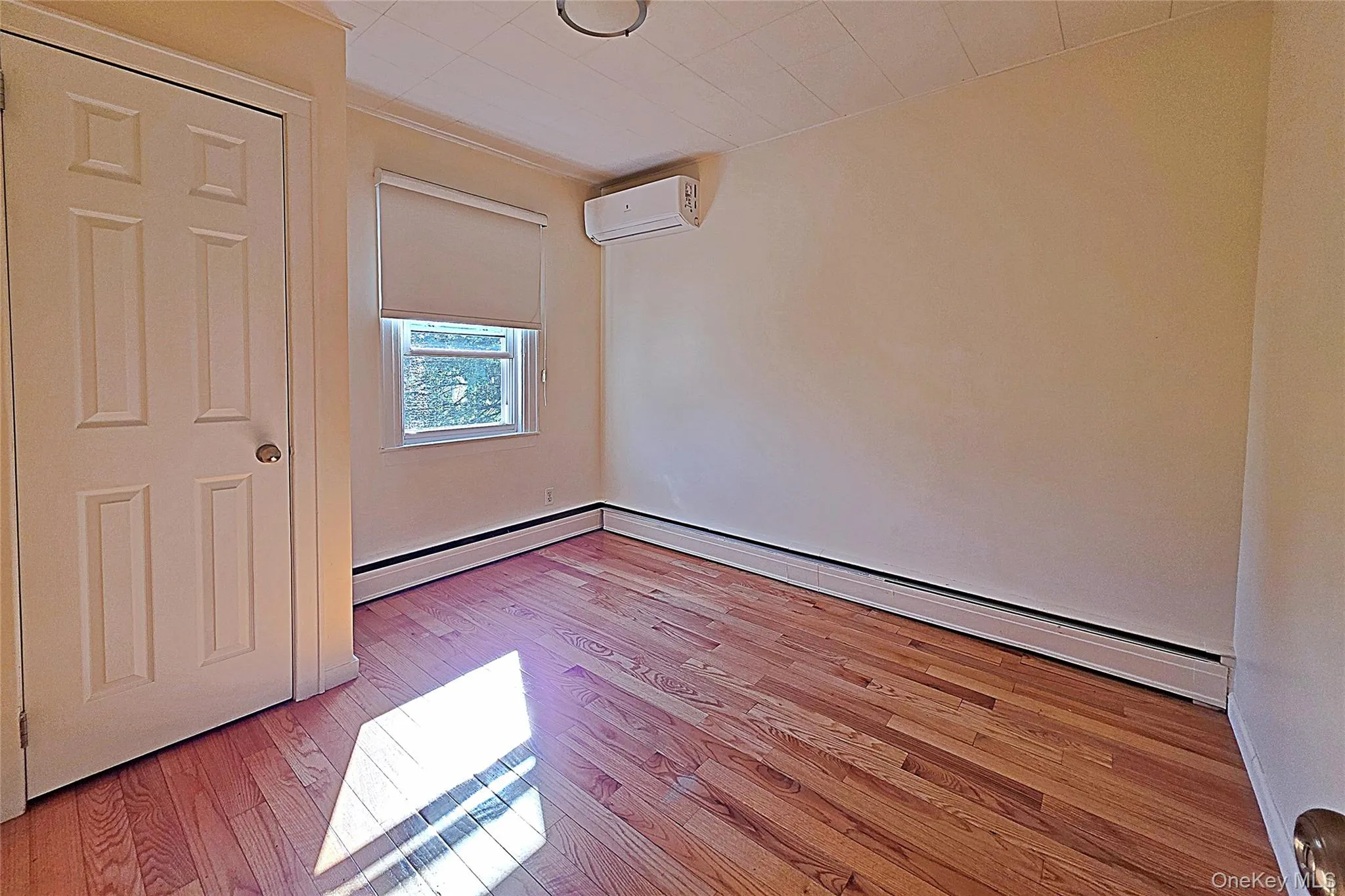 43-14 Marathon Parkway, New York, NY, 3 Bedrooms Bedrooms, 6 Rooms Rooms,1 BathroomBathrooms,Residential,For Rent,Marathon,0,1008845 43-14 Marathon Parkway, New York, NY, 3 Bedrooms Bedrooms, 6 Rooms Rooms,1 BathroomBathrooms,Residential,For Rent,Marathon,0,1008845