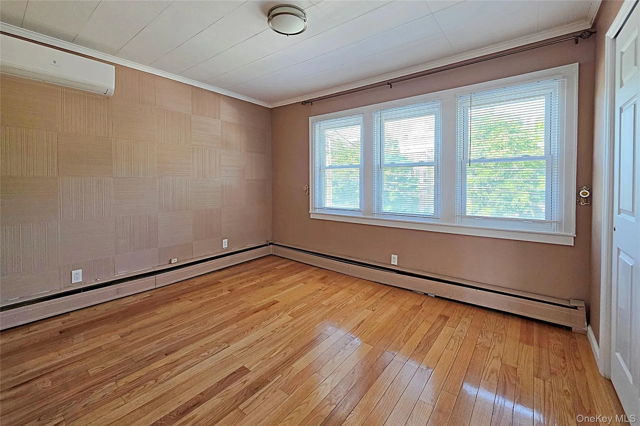 43-14 Marathon Parkway, New York, NY, 3 Bedrooms Bedrooms, 6 Rooms Rooms,1 BathroomBathrooms,Residential,For Rent,Marathon,0,1008845 43-14 Marathon Parkway, New York, NY, 3 Bedrooms Bedrooms, 6 Rooms Rooms,1 BathroomBathrooms,Residential,For Rent,Marathon,0,1008845