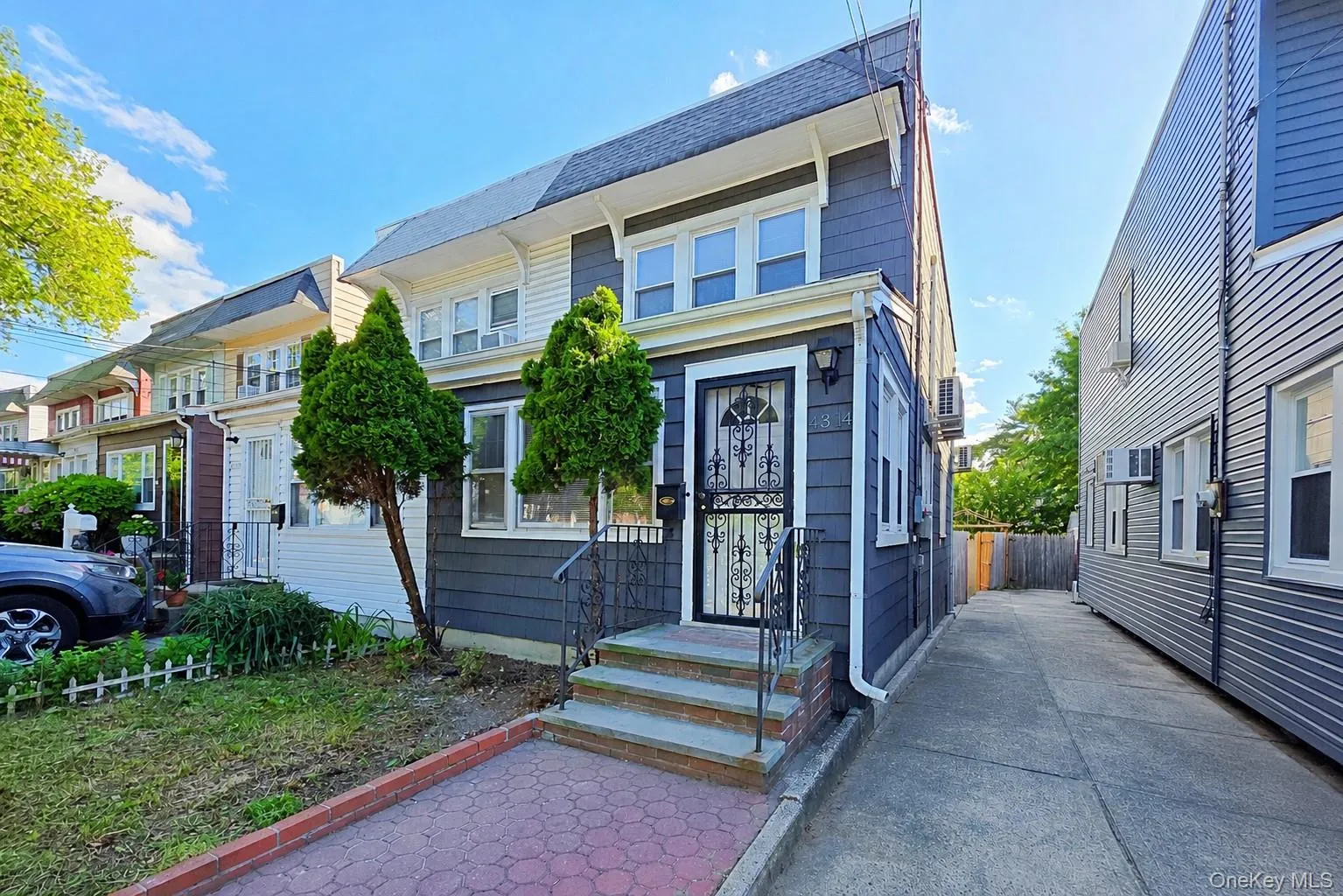 43-14 Marathon Parkway, New York, NY, 3 Bedrooms Bedrooms, 6 Rooms Rooms,1 BathroomBathrooms,Residential,For Rent,Marathon,0,1008845 43-14 Marathon Parkway, New York, NY, 3 Bedrooms Bedrooms, 6 Rooms Rooms,1 BathroomBathrooms,Residential,For Rent,Marathon,0,1008845