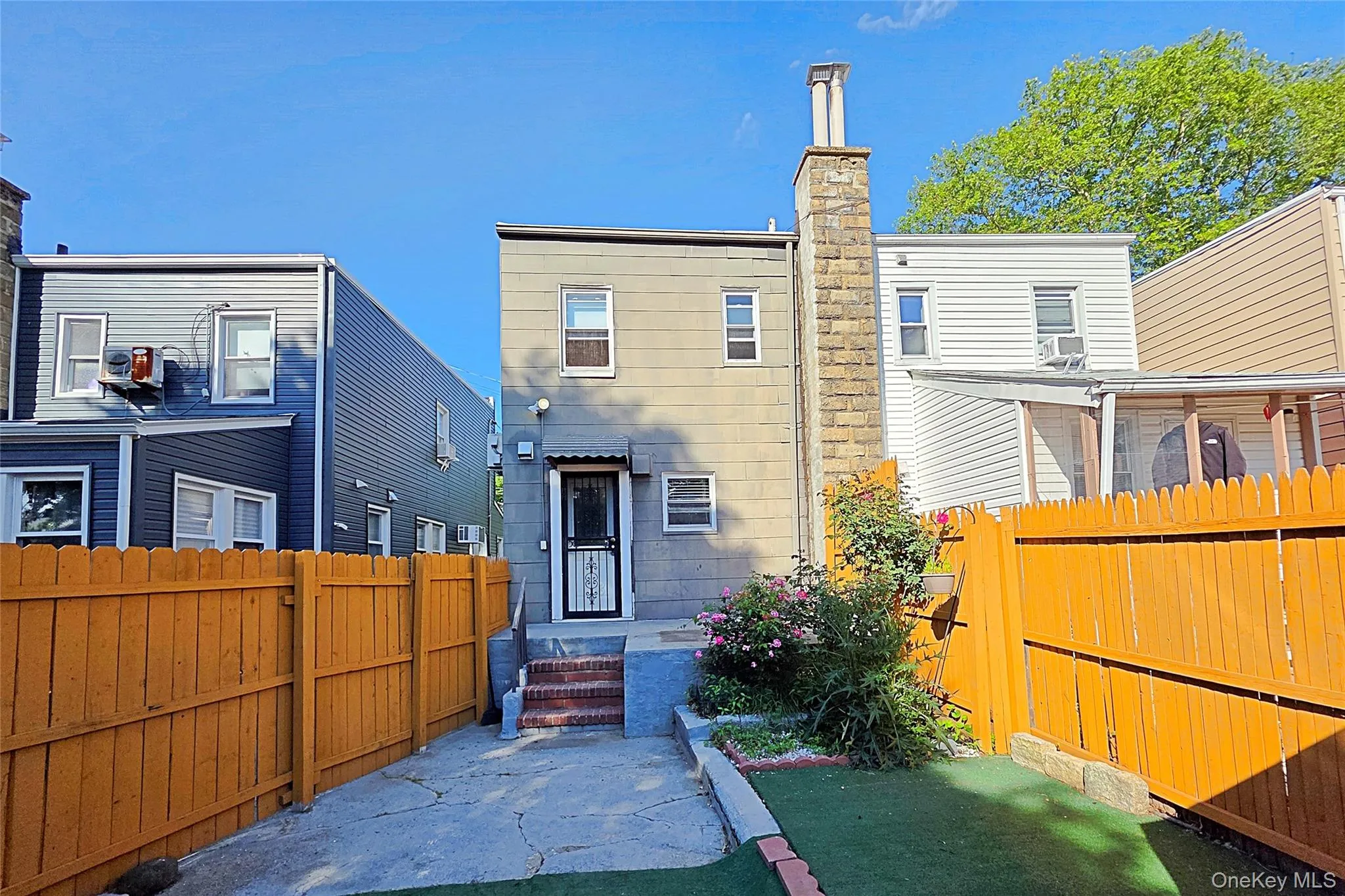 43-14 Marathon Parkway, New York, NY, 3 Bedrooms Bedrooms, 6 Rooms Rooms,1 BathroomBathrooms,Residential,For Rent,Marathon,0,1008845 43-14 Marathon Parkway, New York, NY, 3 Bedrooms Bedrooms, 6 Rooms Rooms,1 BathroomBathrooms,Residential,For Rent,Marathon,0,1008845