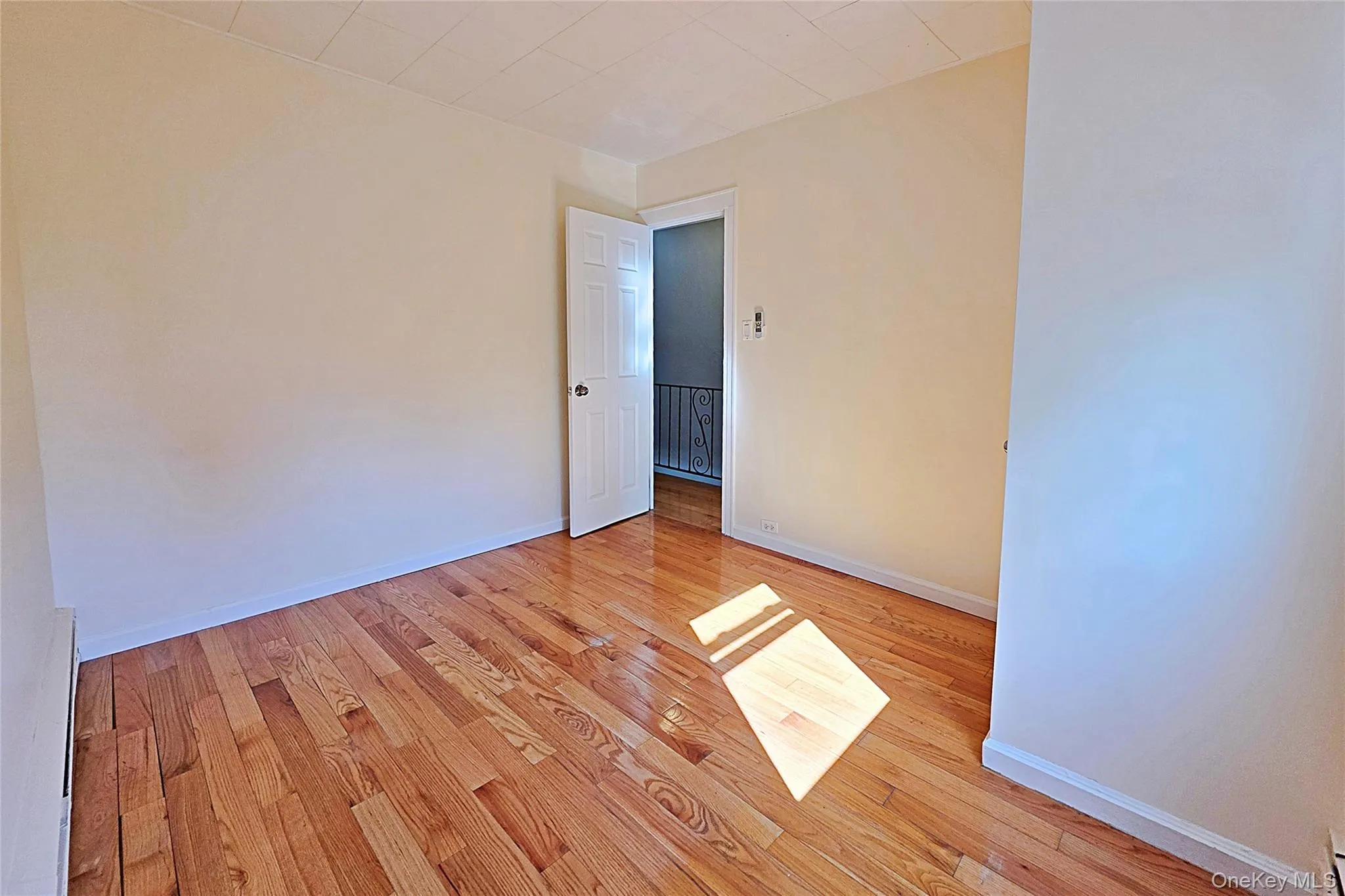 43-14 Marathon Parkway, New York, NY, 3 Bedrooms Bedrooms, 6 Rooms Rooms,1 BathroomBathrooms,Residential,For Rent,Marathon,0,1008845 43-14 Marathon Parkway, New York, NY, 3 Bedrooms Bedrooms, 6 Rooms Rooms,1 BathroomBathrooms,Residential,For Rent,Marathon,0,1008845