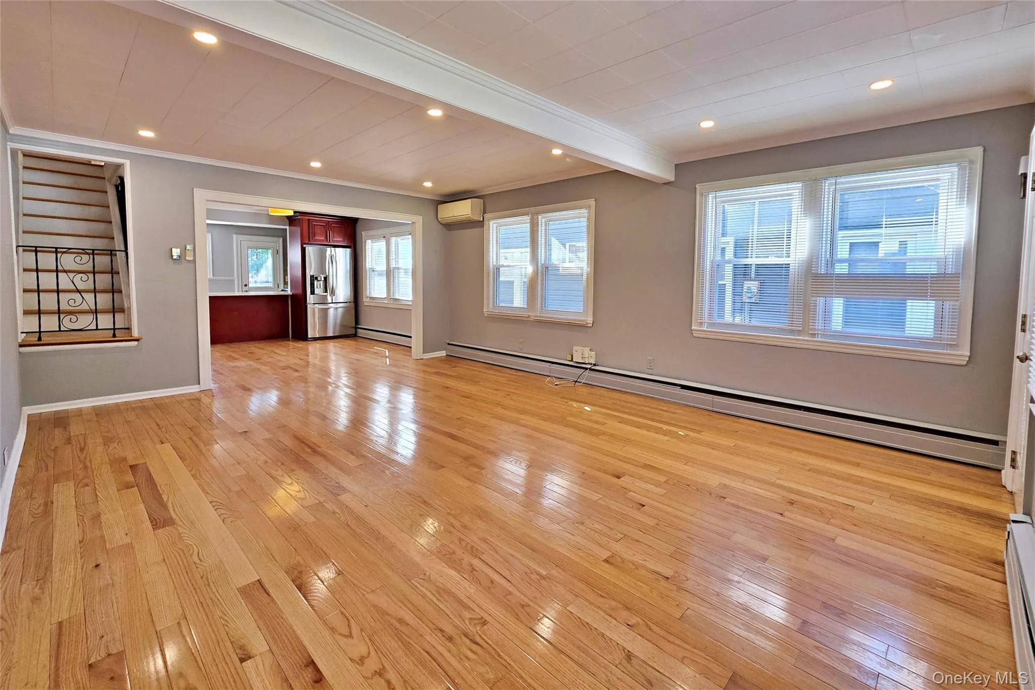 43-14 Marathon Parkway, New York, NY, 3 Bedrooms Bedrooms, 6 Rooms Rooms,1 BathroomBathrooms,Residential,For Rent,Marathon,0,1008845 43-14 Marathon Parkway, New York, NY, 3 Bedrooms Bedrooms, 6 Rooms Rooms,1 BathroomBathrooms,Residential,For Rent,Marathon,0,1008845