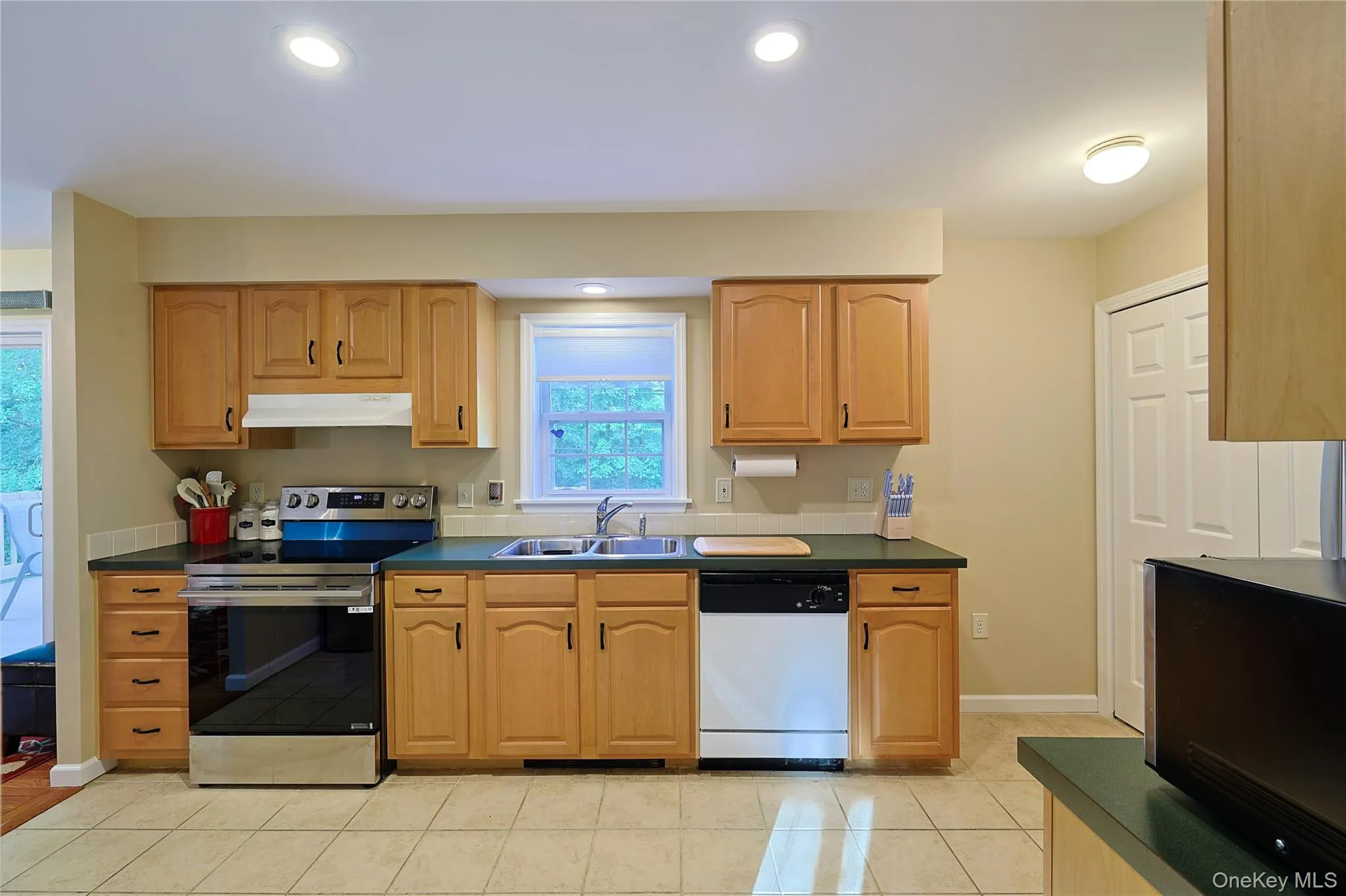 17 Cosmo Drive, East Fishkill, NY, 3 Bedrooms Bedrooms, 7 Rooms Rooms,2 BathroomsBathrooms,Residential,For Rent,Cosmo,0,1008846 17 Cosmo Drive, East Fishkill, NY, 3 Bedrooms Bedrooms, 7 Rooms Rooms,2 BathroomsBathrooms,Residential,For Rent,Cosmo,0,1008846