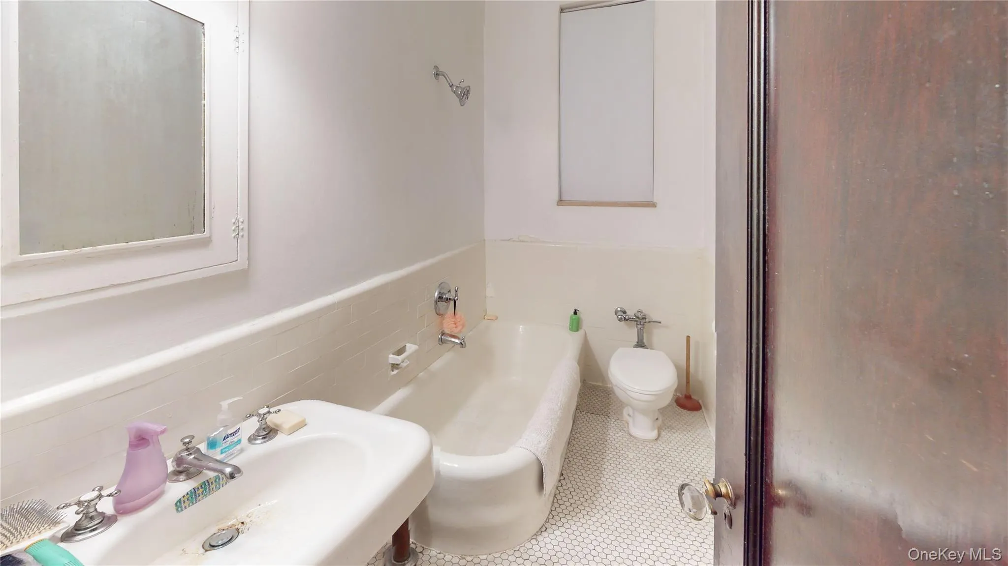 34-37 80th Street, New York, NY, 3 Bedrooms Bedrooms, 6 Rooms Rooms,2 BathroomsBathrooms,Residential,For Rent,80th,0,1008853 34-37 80th Street, New York, NY, 3 Bedrooms Bedrooms, 6 Rooms Rooms,2 BathroomsBathrooms,Residential,For Rent,80th,0,1008853