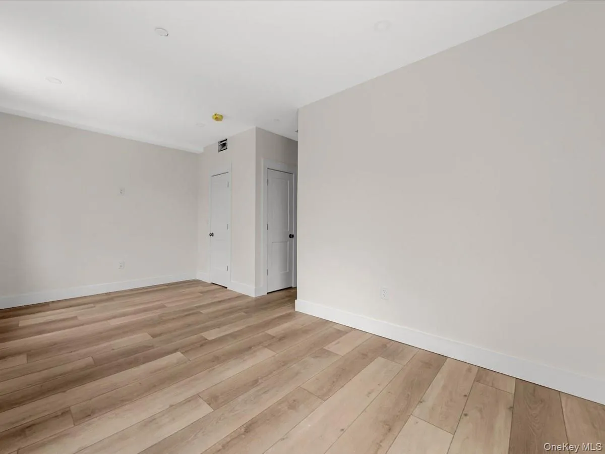 910 226th Street, New York, NY, 3 Bedrooms Bedrooms, 5 Rooms Rooms,2 BathroomsBathrooms,Residential Lease,For Rent,226th,0,1008855 910 226th Street, New York, NY, 3 Bedrooms Bedrooms, 5 Rooms Rooms,2 BathroomsBathrooms,Residential Lease,For Rent,226th,0,1008855