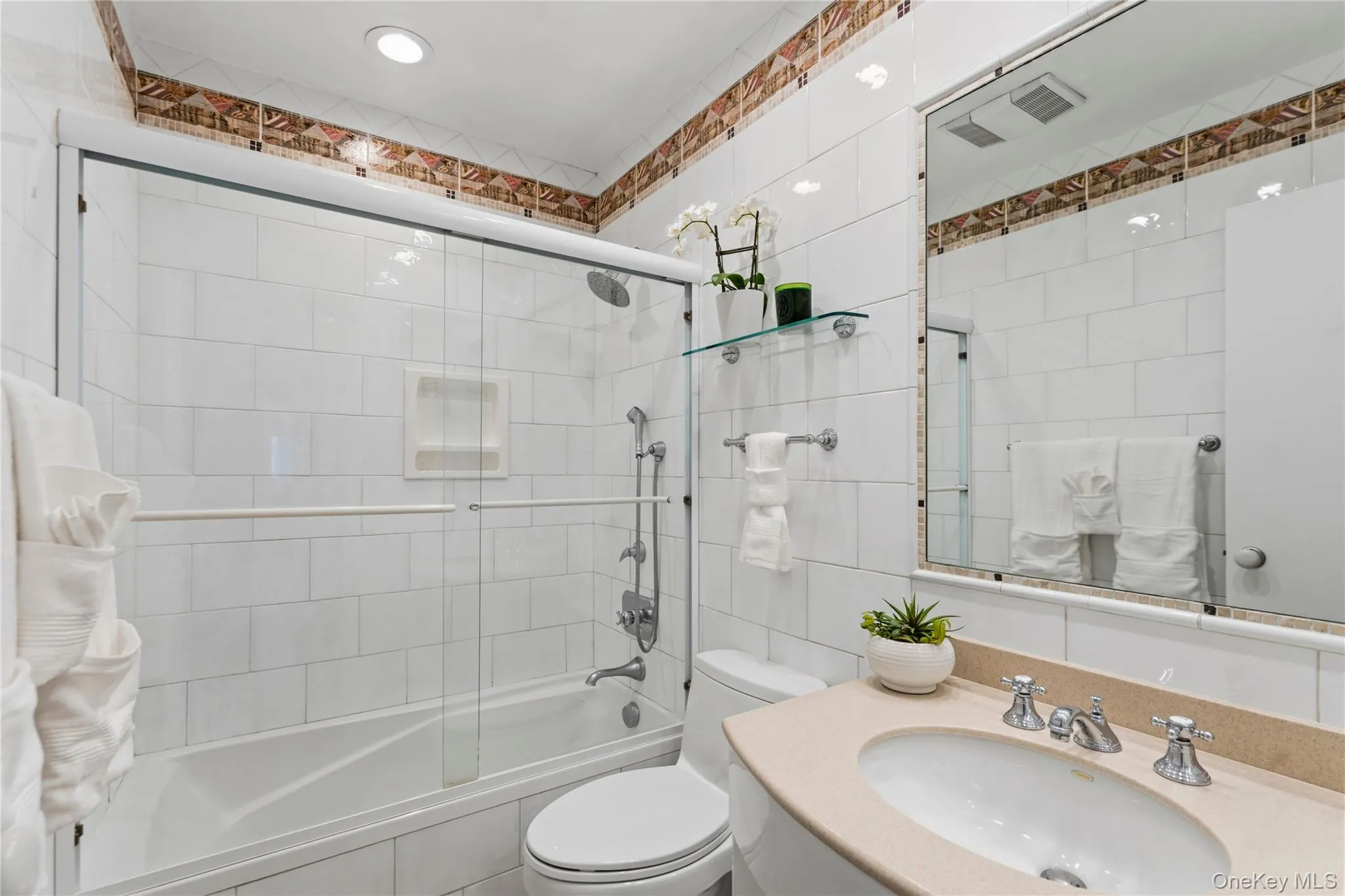 155 Birch Drive, North Hempstead, NY, 4 Bedrooms Bedrooms, 9 Rooms Rooms,3 BathroomsBathrooms,Residential,For Rent,Birch,0,1008858 155 Birch Drive, North Hempstead, NY, 4 Bedrooms Bedrooms, 9 Rooms Rooms,3 BathroomsBathrooms,Residential,For Rent,Birch,0,1008858