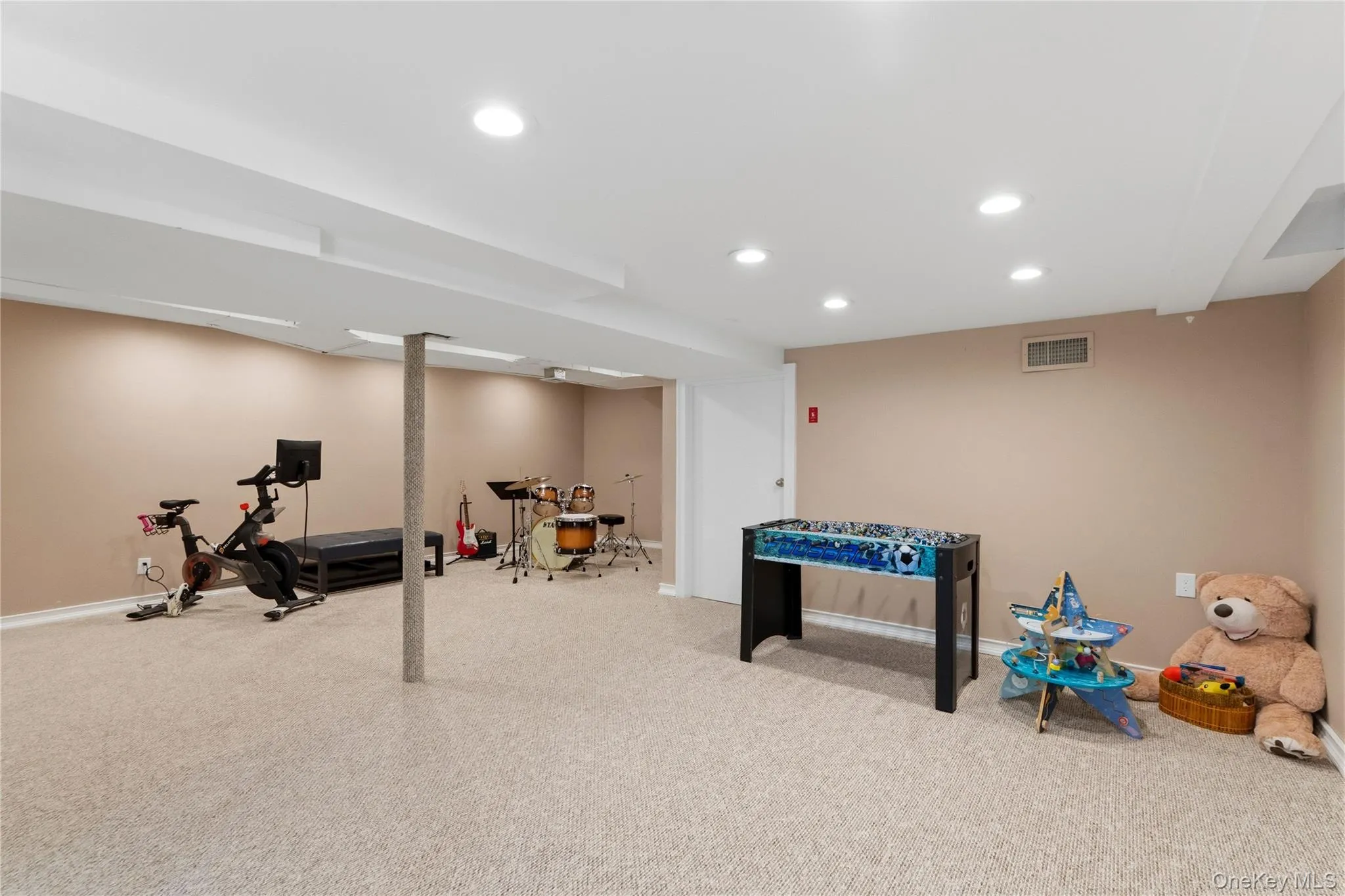 155 Birch Drive, North Hempstead, NY, 4 Bedrooms Bedrooms, 9 Rooms Rooms,3 BathroomsBathrooms,Residential,For Rent,Birch,0,1008858 155 Birch Drive, North Hempstead, NY, 4 Bedrooms Bedrooms, 9 Rooms Rooms,3 BathroomsBathrooms,Residential,For Rent,Birch,0,1008858