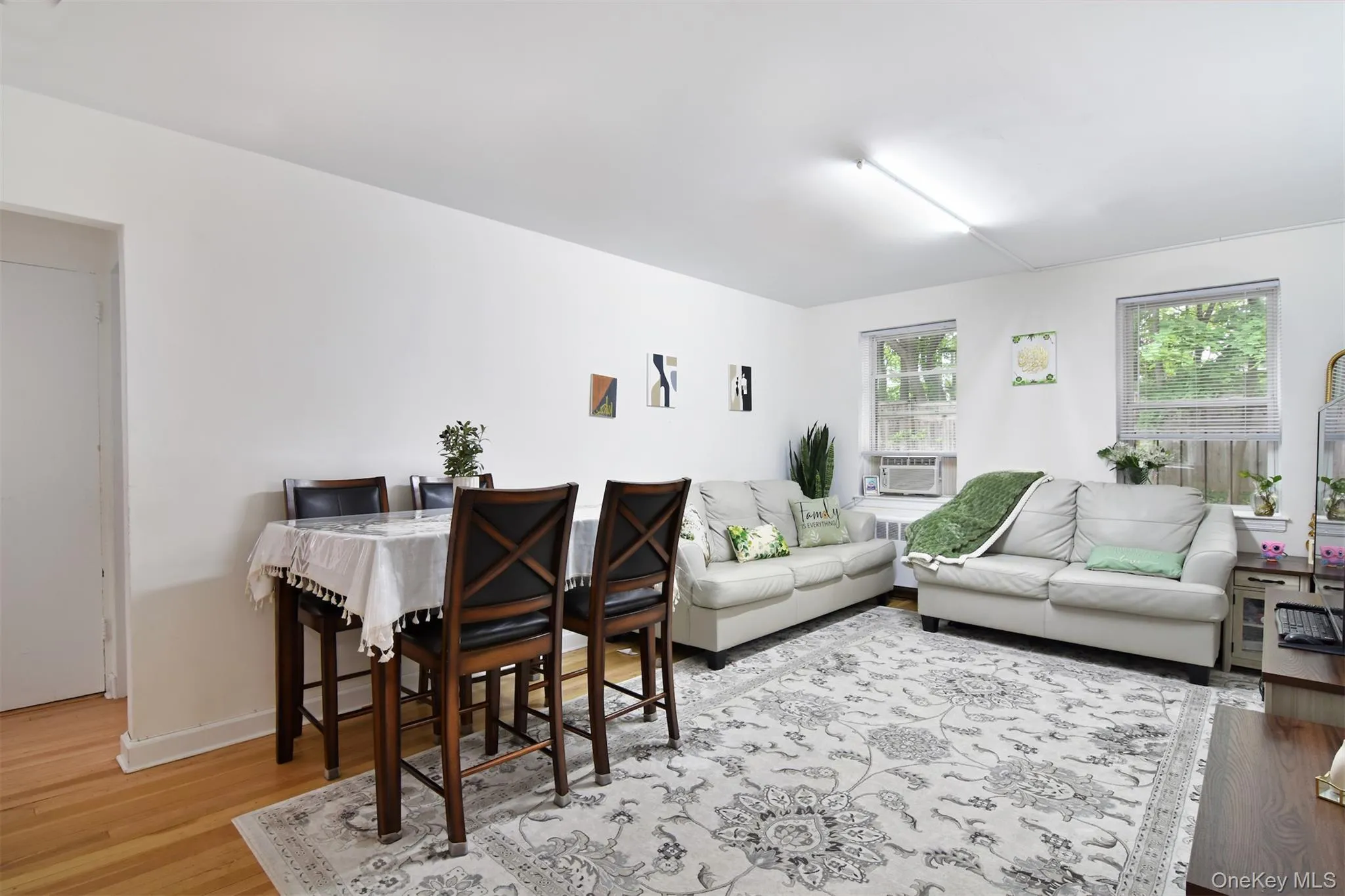 14 Broadway, Greenburgh, NY, 2 Bedrooms Bedrooms, 5 Rooms Rooms,1 BathroomBathrooms,Residential,For Rent,Broadway,0,1008859 14 Broadway, Greenburgh, NY, 2 Bedrooms Bedrooms, 5 Rooms Rooms,1 BathroomBathrooms,Residential,For Rent,Broadway,0,1008859