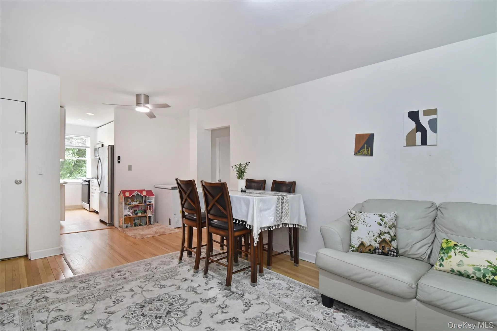14 Broadway, Greenburgh, NY, 2 Bedrooms Bedrooms, 5 Rooms Rooms,1 BathroomBathrooms,Residential,For Rent,Broadway,0,1008859 14 Broadway, Greenburgh, NY, 2 Bedrooms Bedrooms, 5 Rooms Rooms,1 BathroomBathrooms,Residential,For Rent,Broadway,0,1008859