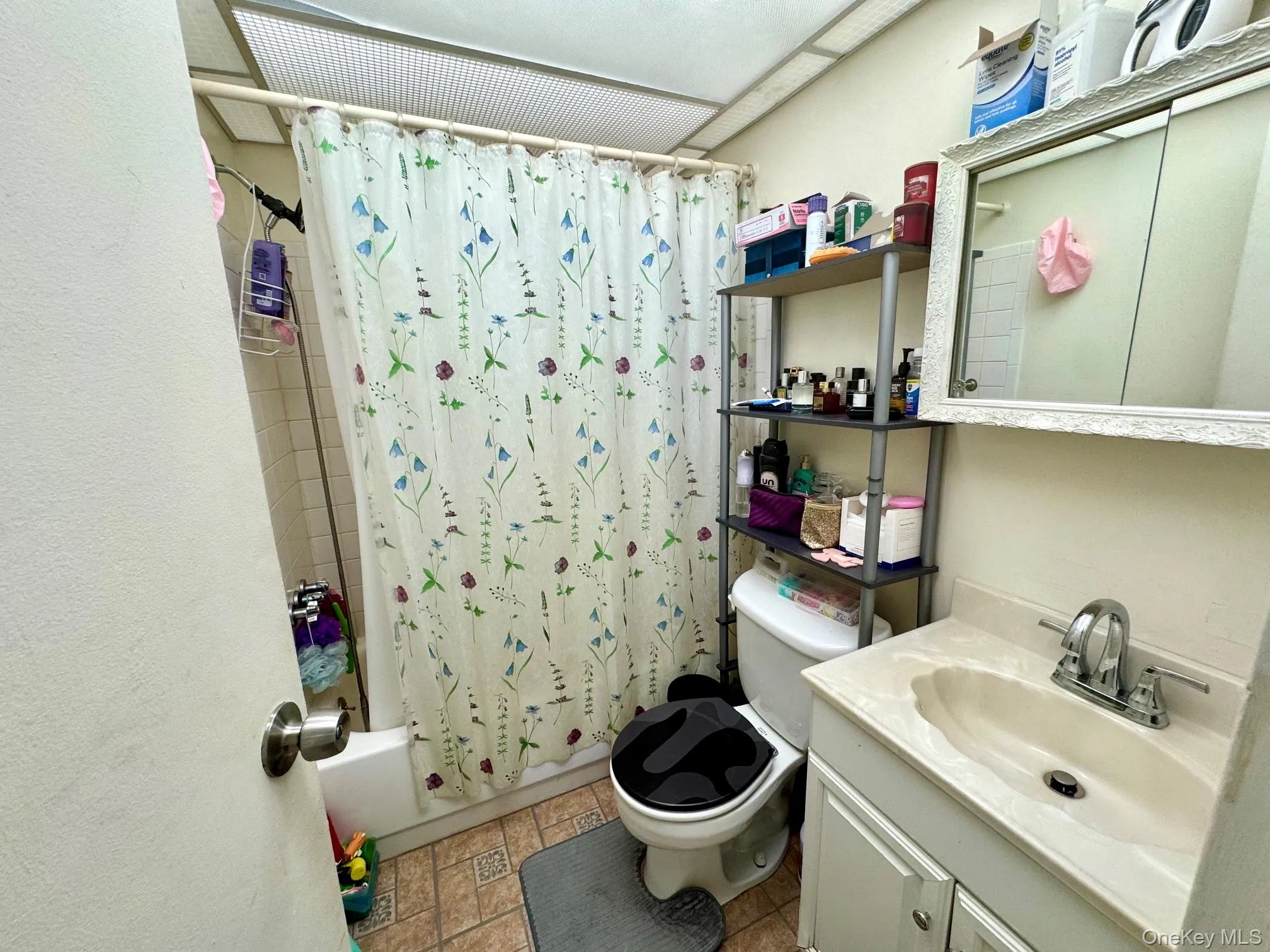 18 Navajo Court, Brookhaven, NY, 1 Bedroom Bedrooms, 3 Rooms Rooms,1 BathroomBathrooms,Residential,For Rent,Navajo,0,1008885 18 Navajo Court, Brookhaven, NY, 1 Bedroom Bedrooms, 3 Rooms Rooms,1 BathroomBathrooms,Residential,For Rent,Navajo,0,1008885