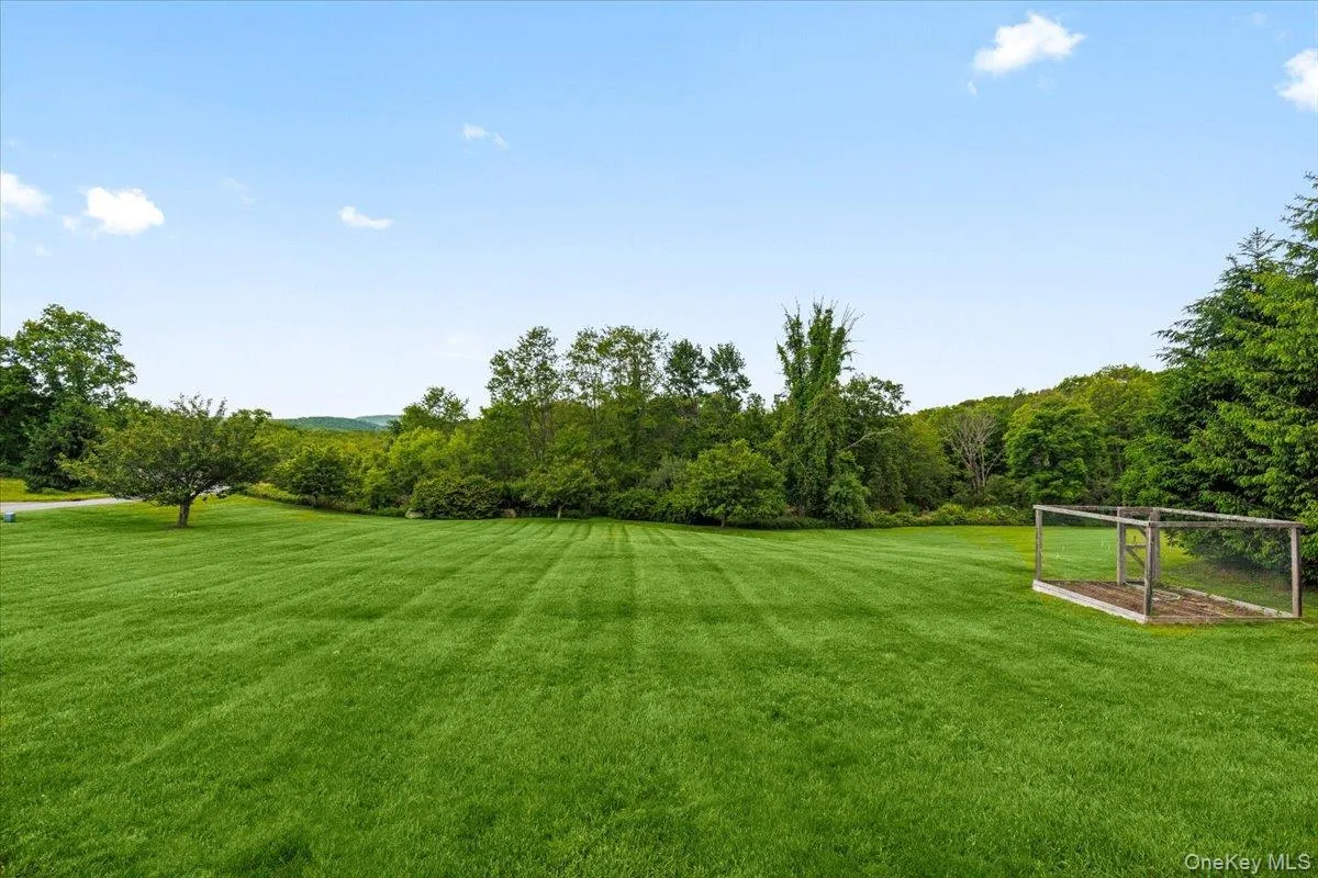8 Shailin Lane, Southeast, NY, 4 Bedrooms Bedrooms, 10 Rooms Rooms,2 BathroomsBathrooms,Residential,For Rent,Shailin,0,1008888 8 Shailin Lane, Southeast, NY, 4 Bedrooms Bedrooms, 10 Rooms Rooms,2 BathroomsBathrooms,Residential,For Rent,Shailin,0,1008888