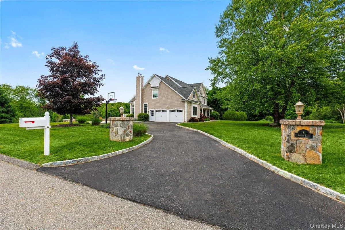 8 Shailin Lane, Southeast, NY, 4 Bedrooms Bedrooms, 10 Rooms Rooms,2 BathroomsBathrooms,Residential,For Rent,Shailin,0,1008888 8 Shailin Lane, Southeast, NY, 4 Bedrooms Bedrooms, 10 Rooms Rooms,2 BathroomsBathrooms,Residential,For Rent,Shailin,0,1008888