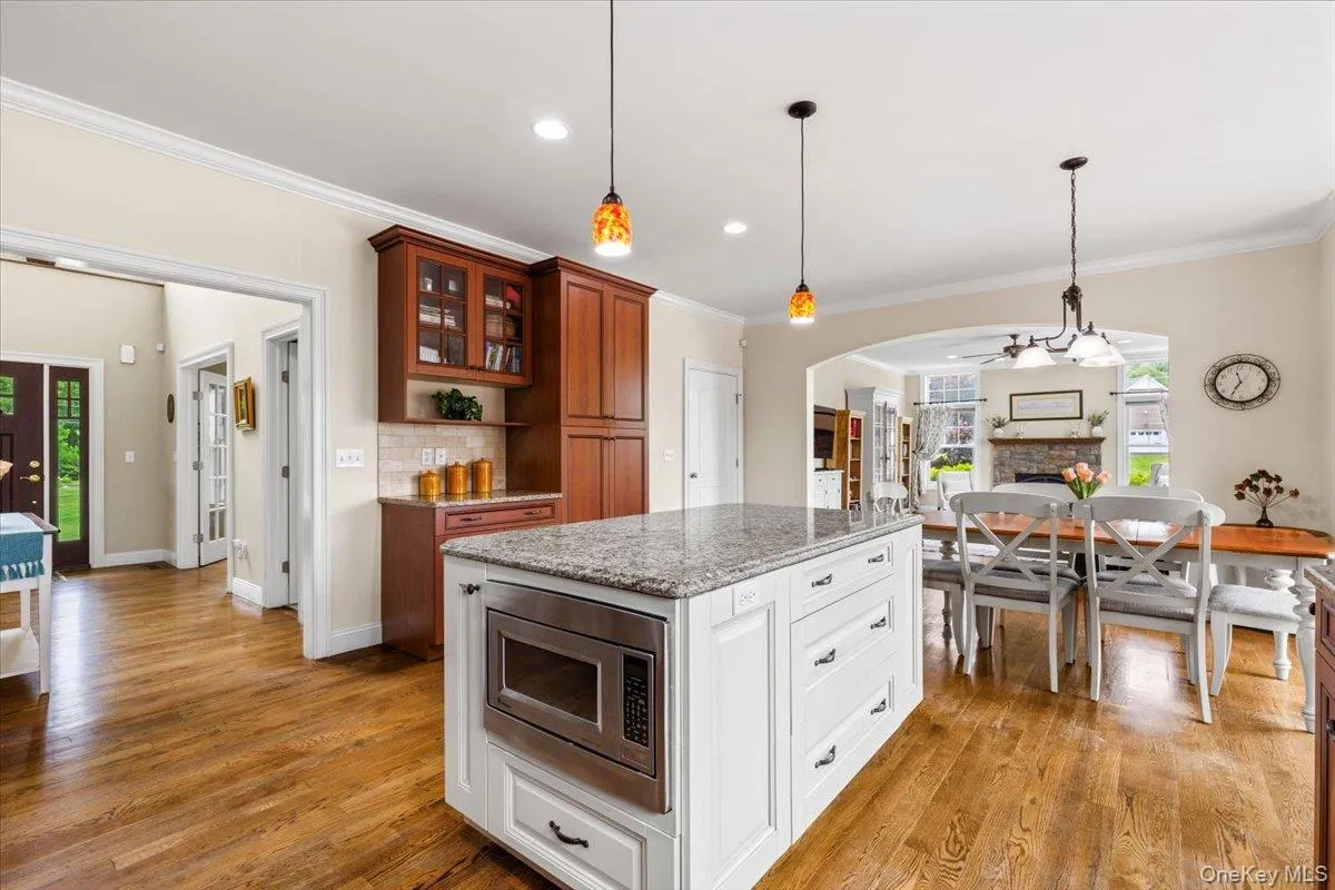 8 Shailin Lane, Southeast, NY, 4 Bedrooms Bedrooms, 10 Rooms Rooms,2 BathroomsBathrooms,Residential,For Rent,Shailin,0,1008888 8 Shailin Lane, Southeast, NY, 4 Bedrooms Bedrooms, 10 Rooms Rooms,2 BathroomsBathrooms,Residential,For Rent,Shailin,0,1008888