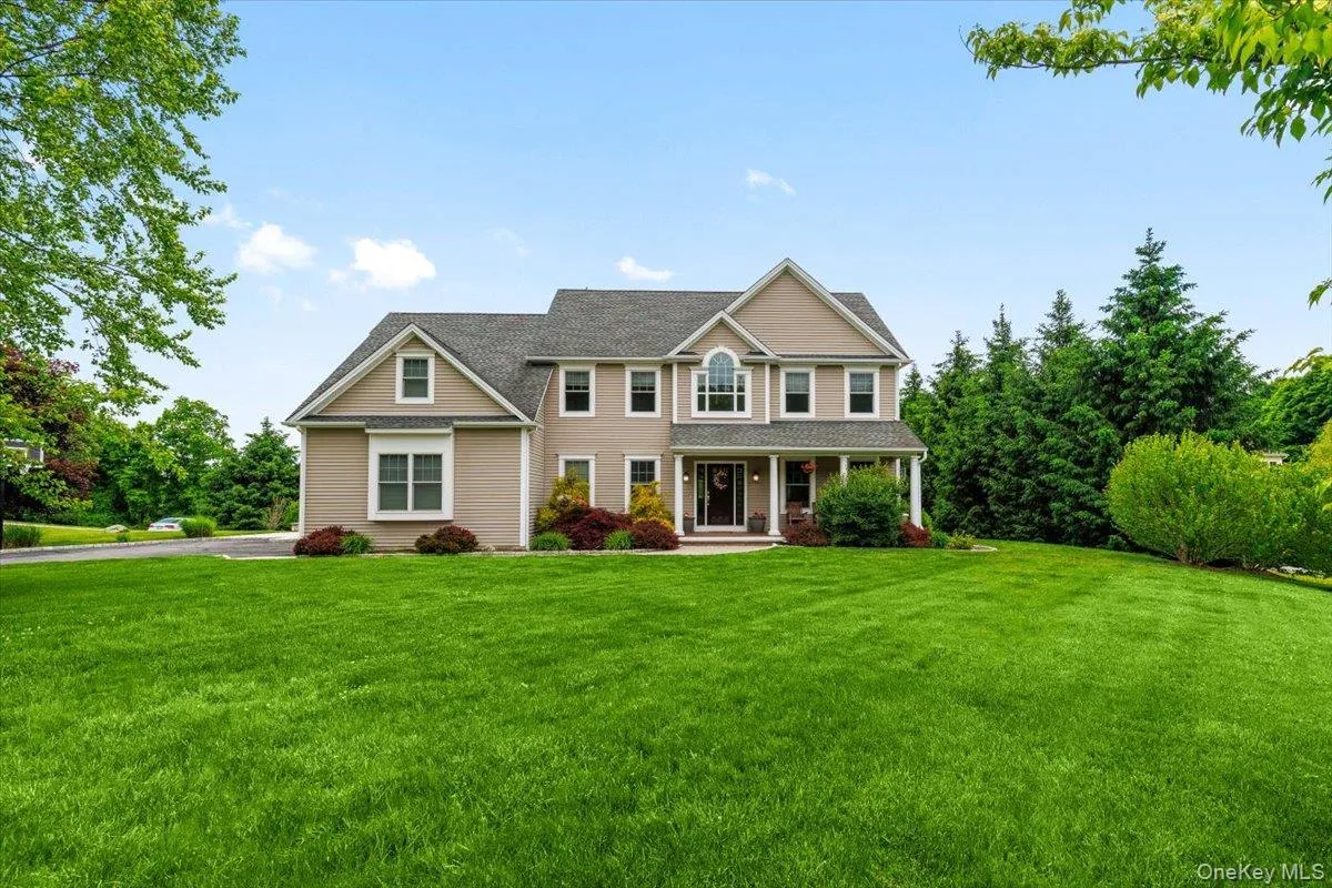 8 Shailin Lane, Southeast, NY, 4 Bedrooms Bedrooms, 10 Rooms Rooms,2 BathroomsBathrooms,Residential,For Rent,Shailin,0,1008888 8 Shailin Lane, Southeast, NY, 4 Bedrooms Bedrooms, 10 Rooms Rooms,2 BathroomsBathrooms,Residential,For Rent,Shailin,0,1008888