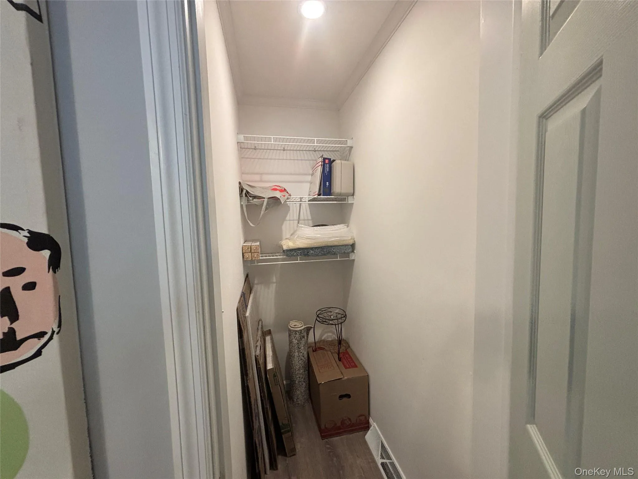 1661 Old Country, Riverhead, NY, 2 Bedrooms Bedrooms, 5 Rooms Rooms,2 BathroomsBathrooms,Residential,For Rent,Old Country,0,1008889 1661 Old Country, Riverhead, NY, 2 Bedrooms Bedrooms, 5 Rooms Rooms,2 BathroomsBathrooms,Residential,For Rent,Old Country,0,1008889