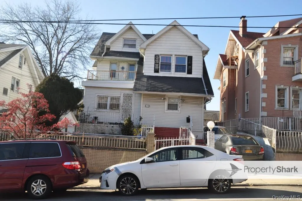 8734 169th Street, New York, NY, 6 Bedrooms Bedrooms, 10 Rooms Rooms,3 BathroomsBathrooms,Residential,For Rent,169th,0,1008894 8734 169th Street, New York, NY, 6 Bedrooms Bedrooms, 10 Rooms Rooms,3 BathroomsBathrooms,Residential,For Rent,169th,0,1008894