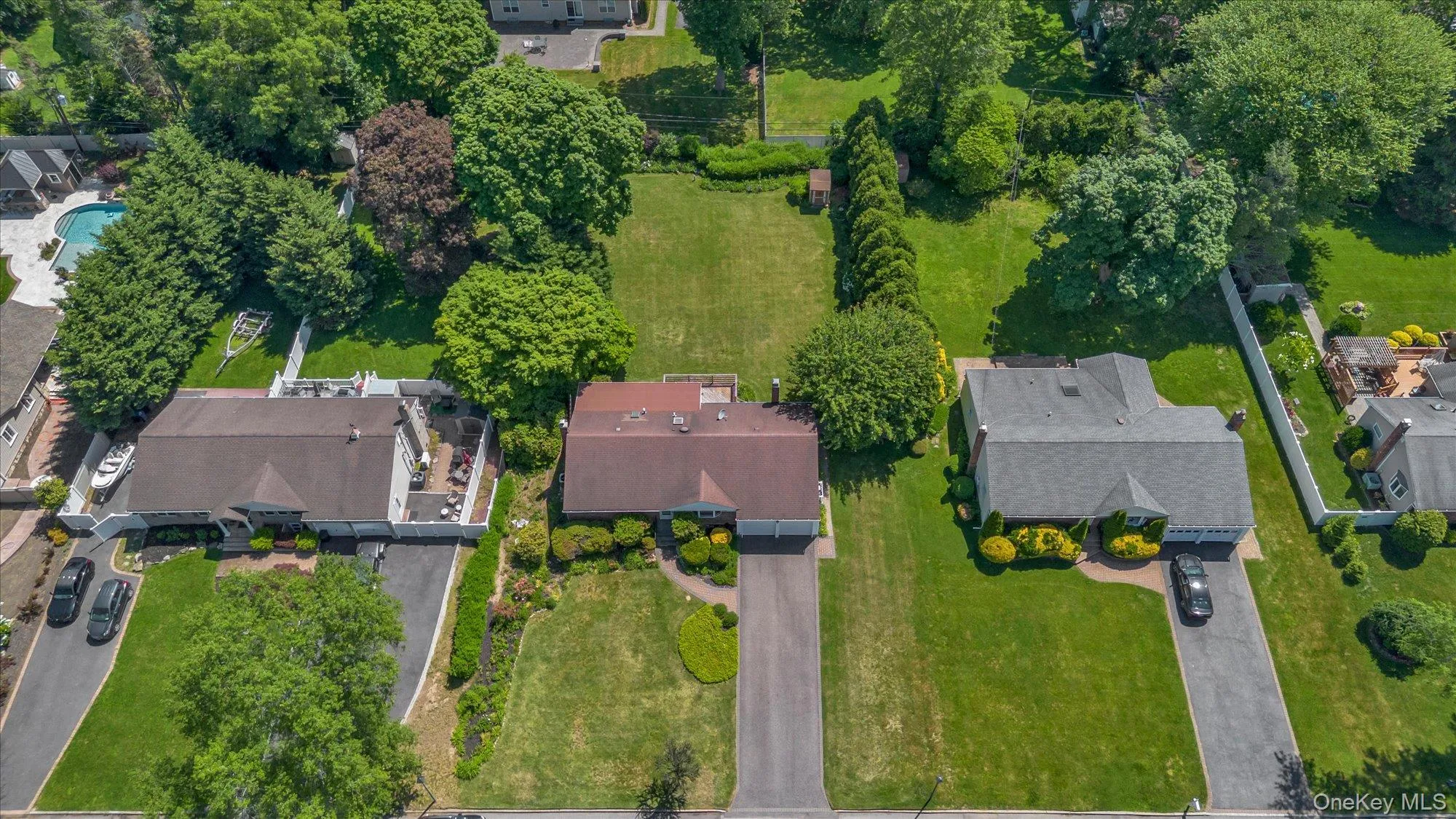 24 Eastover Drive, Huntington, NY, 3 Bedrooms Bedrooms, 7 Rooms Rooms,2 BathroomsBathrooms,Residential,For Rent,Eastover,0,1008898 24 Eastover Drive, Huntington, NY, 3 Bedrooms Bedrooms, 7 Rooms Rooms,2 BathroomsBathrooms,Residential,For Rent,Eastover,0,1008898