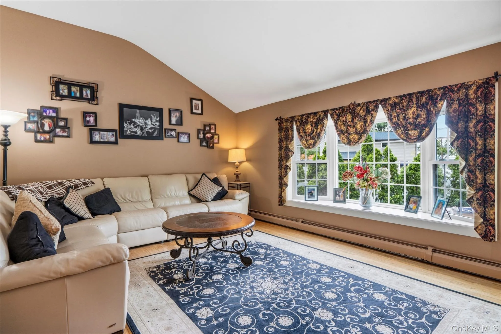 11 Edison Drive, Huntington, NY, 4 Bedrooms Bedrooms, 8 Rooms Rooms,2 BathroomsBathrooms,Residential,For Rent,Edison,0,1008902 11 Edison Drive, Huntington, NY, 4 Bedrooms Bedrooms, 8 Rooms Rooms,2 BathroomsBathrooms,Residential,For Rent,Edison,0,1008902
