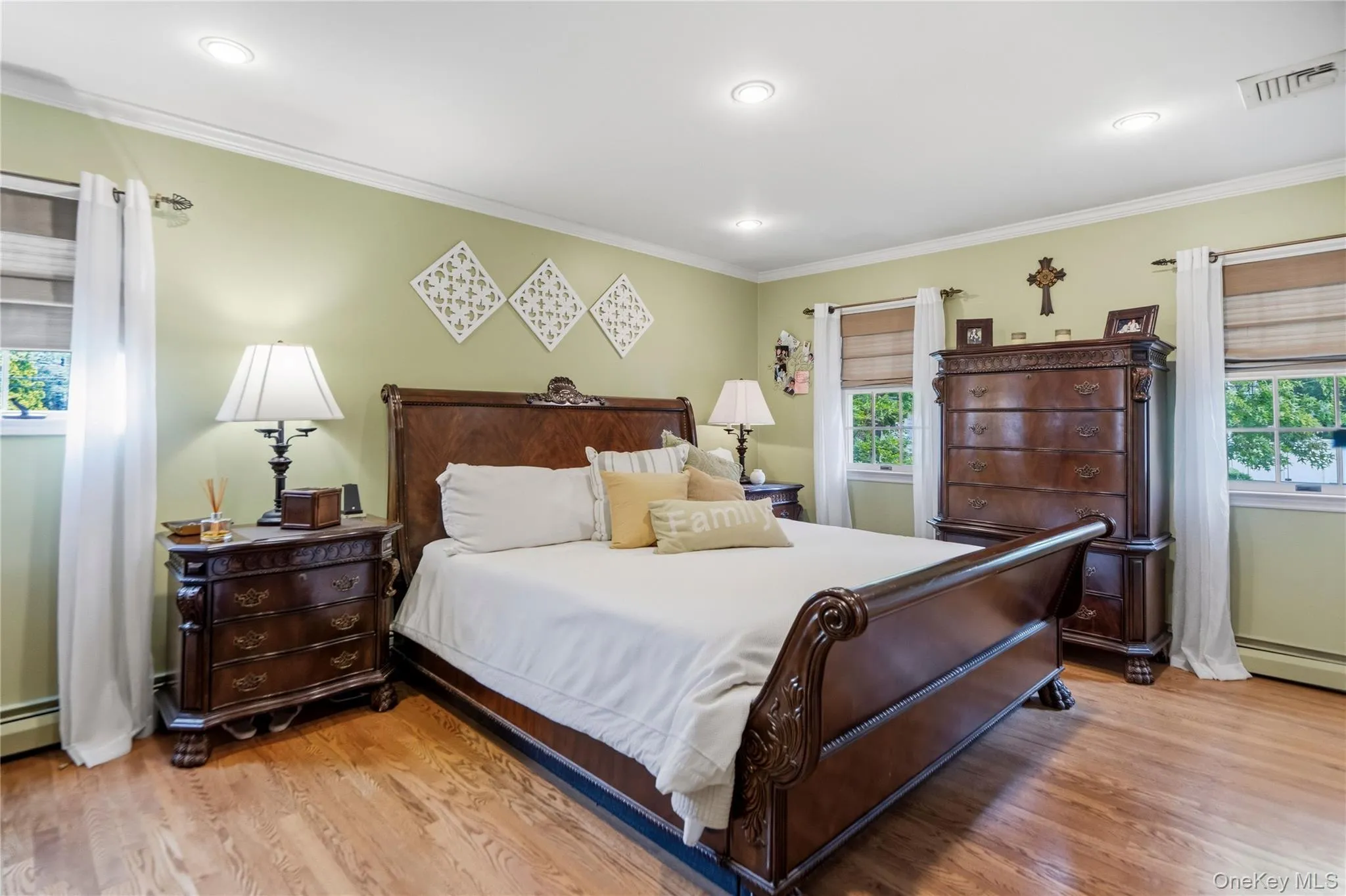 11 Edison Drive, Huntington, NY, 4 Bedrooms Bedrooms, 8 Rooms Rooms,2 BathroomsBathrooms,Residential,For Rent,Edison,0,1008902 11 Edison Drive, Huntington, NY, 4 Bedrooms Bedrooms, 8 Rooms Rooms,2 BathroomsBathrooms,Residential,For Rent,Edison,0,1008902
