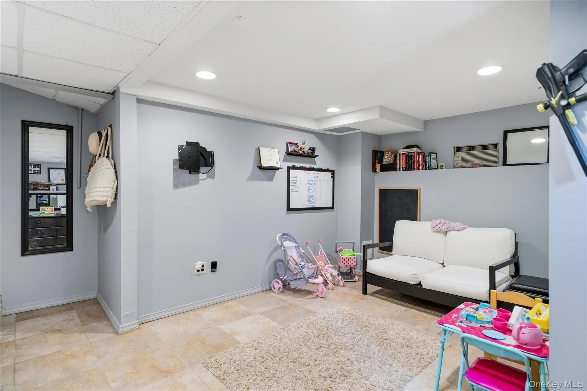 11 Edison Drive, Huntington, NY, 4 Bedrooms Bedrooms, 8 Rooms Rooms,2 BathroomsBathrooms,Residential,For Rent,Edison,0,1008902 11 Edison Drive, Huntington, NY, 4 Bedrooms Bedrooms, 8 Rooms Rooms,2 BathroomsBathrooms,Residential,For Rent,Edison,0,1008902