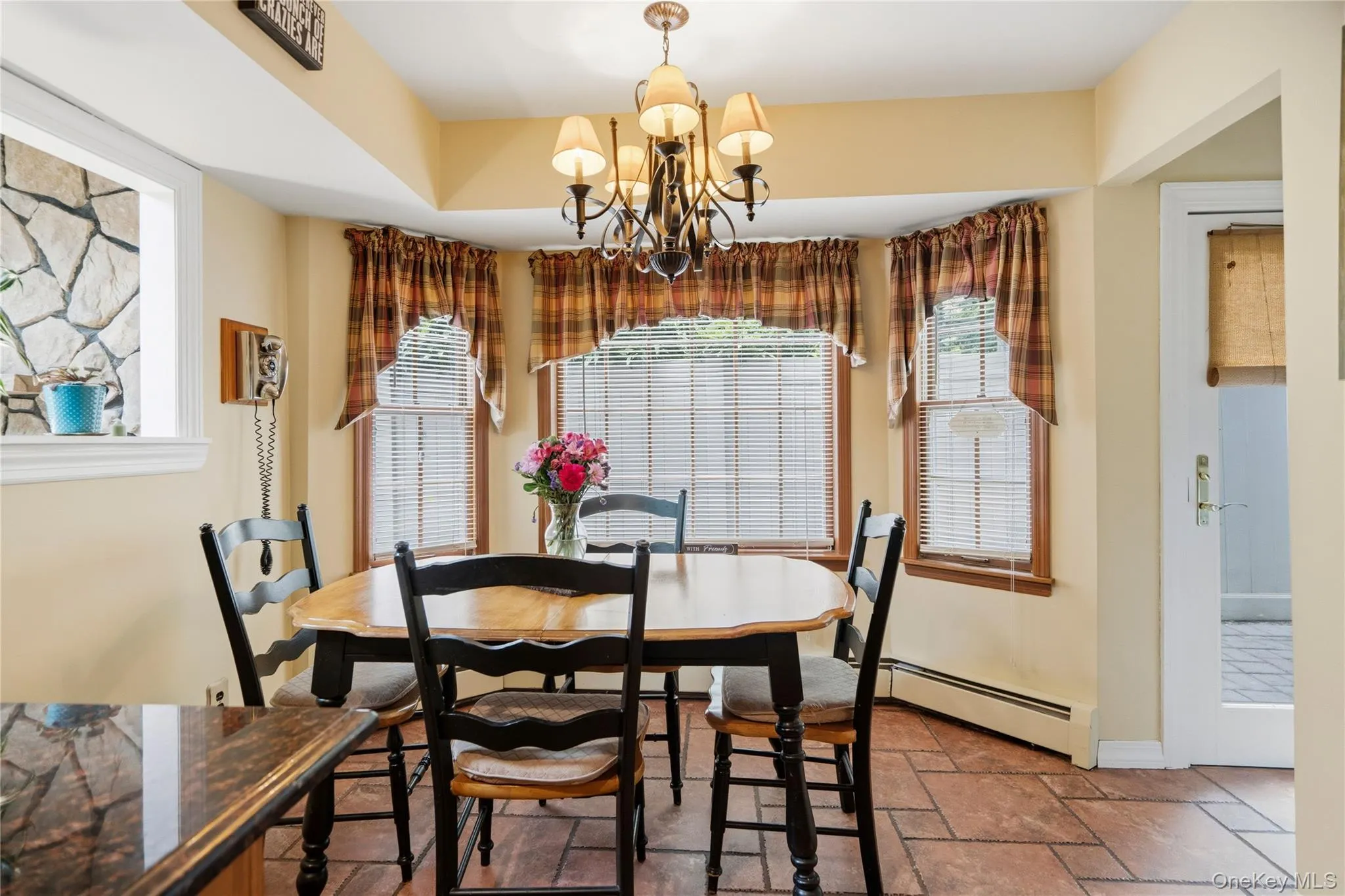 11 Edison Drive, Huntington, NY, 4 Bedrooms Bedrooms, 8 Rooms Rooms,2 BathroomsBathrooms,Residential,For Rent,Edison,0,1008902 11 Edison Drive, Huntington, NY, 4 Bedrooms Bedrooms, 8 Rooms Rooms,2 BathroomsBathrooms,Residential,For Rent,Edison,0,1008902