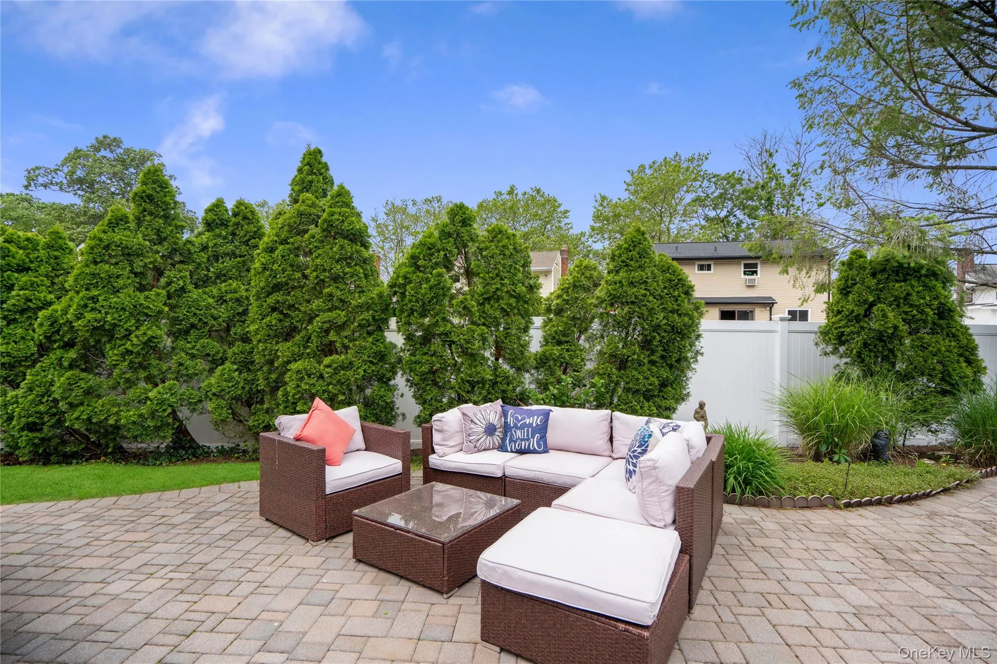 11 Edison Drive, Huntington, NY, 4 Bedrooms Bedrooms, 8 Rooms Rooms,2 BathroomsBathrooms,Residential,For Rent,Edison,0,1008902 11 Edison Drive, Huntington, NY, 4 Bedrooms Bedrooms, 8 Rooms Rooms,2 BathroomsBathrooms,Residential,For Rent,Edison,0,1008902