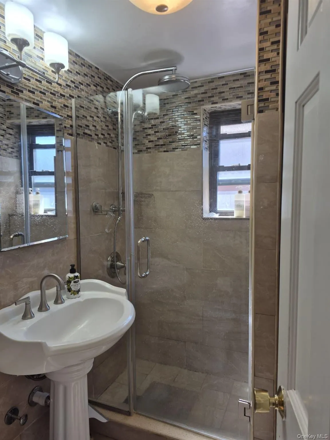 118-66 Metropolitan, New York, NY, 2 Bedrooms Bedrooms, 5 Rooms Rooms,1 BathroomBathrooms,Residential,For Rent,Metropolitan,0,1008904 118-66 Metropolitan, New York, NY, 2 Bedrooms Bedrooms, 5 Rooms Rooms,1 BathroomBathrooms,Residential,For Rent,Metropolitan,0,1008904