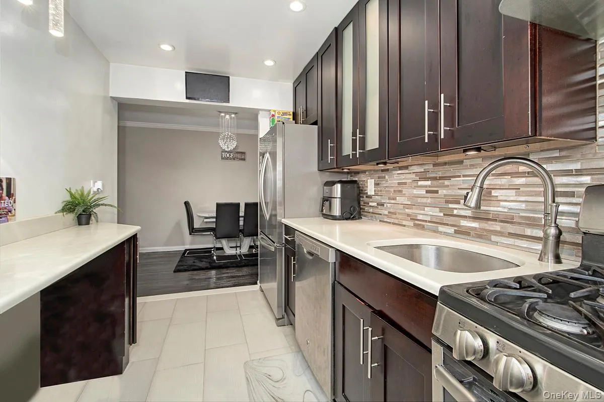 1 Remsen Road, Yonkers, NY, 2 Bedrooms Bedrooms, 5 Rooms Rooms,1 BathroomBathrooms,Residential,For Rent,Remsen,0,1008912 1 Remsen Road, Yonkers, NY, 2 Bedrooms Bedrooms, 5 Rooms Rooms,1 BathroomBathrooms,Residential,For Rent,Remsen,0,1008912