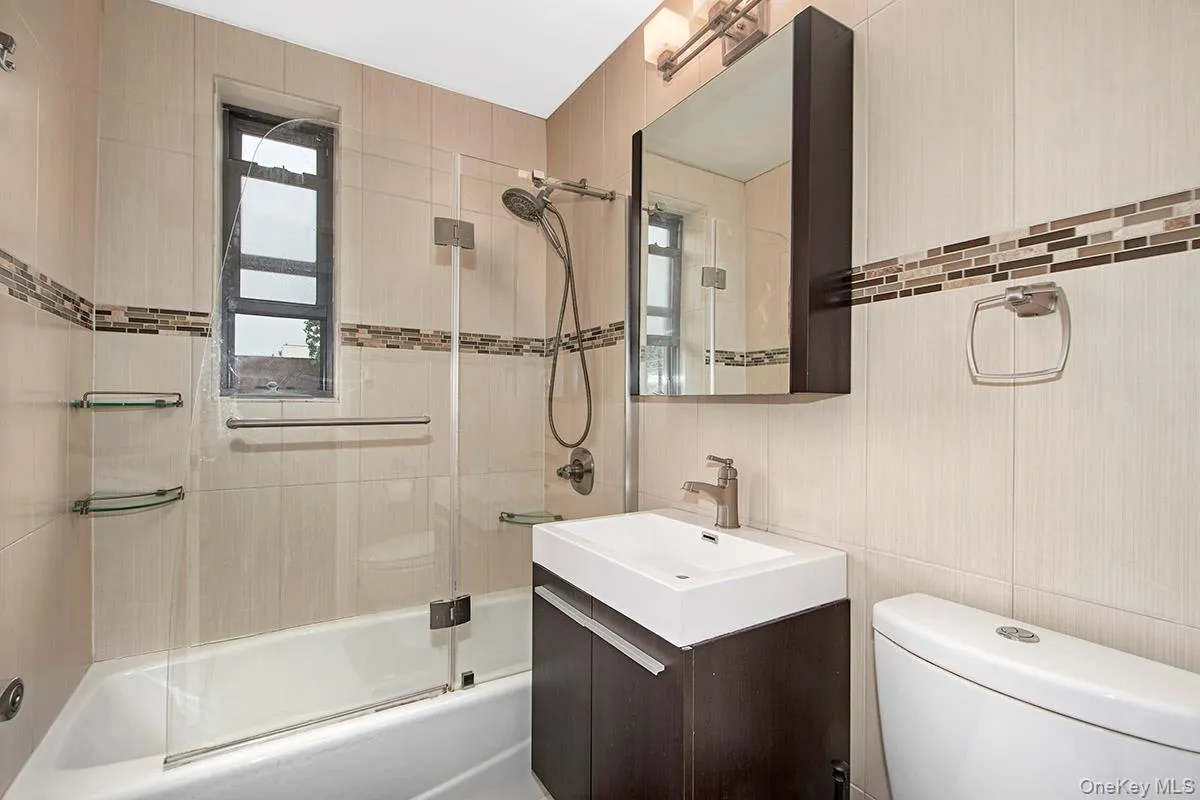 1 Remsen Road, Yonkers, NY, 2 Bedrooms Bedrooms, 5 Rooms Rooms,1 BathroomBathrooms,Residential,For Rent,Remsen,0,1008912 1 Remsen Road, Yonkers, NY, 2 Bedrooms Bedrooms, 5 Rooms Rooms,1 BathroomBathrooms,Residential,For Rent,Remsen,0,1008912