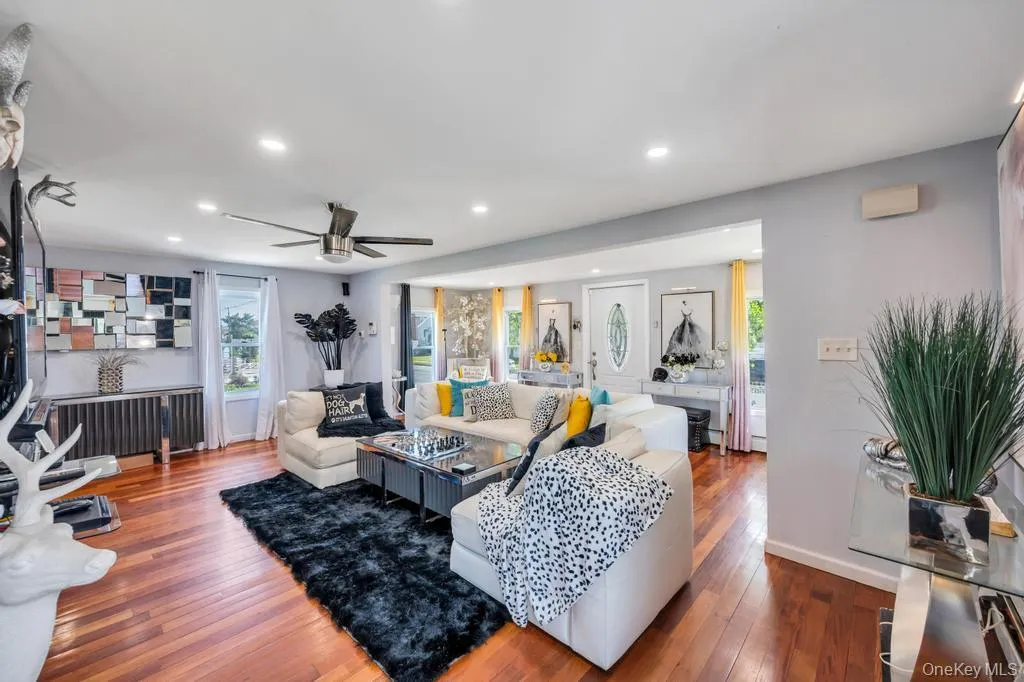 573 Miller Avenue, Hempstead, NY, 3 Bedrooms Bedrooms, 6 Rooms Rooms,1 BathroomBathrooms,Residential,For Rent,Miller,0,1008935 573 Miller Avenue, Hempstead, NY, 3 Bedrooms Bedrooms, 6 Rooms Rooms,1 BathroomBathrooms,Residential,For Rent,Miller,0,1008935