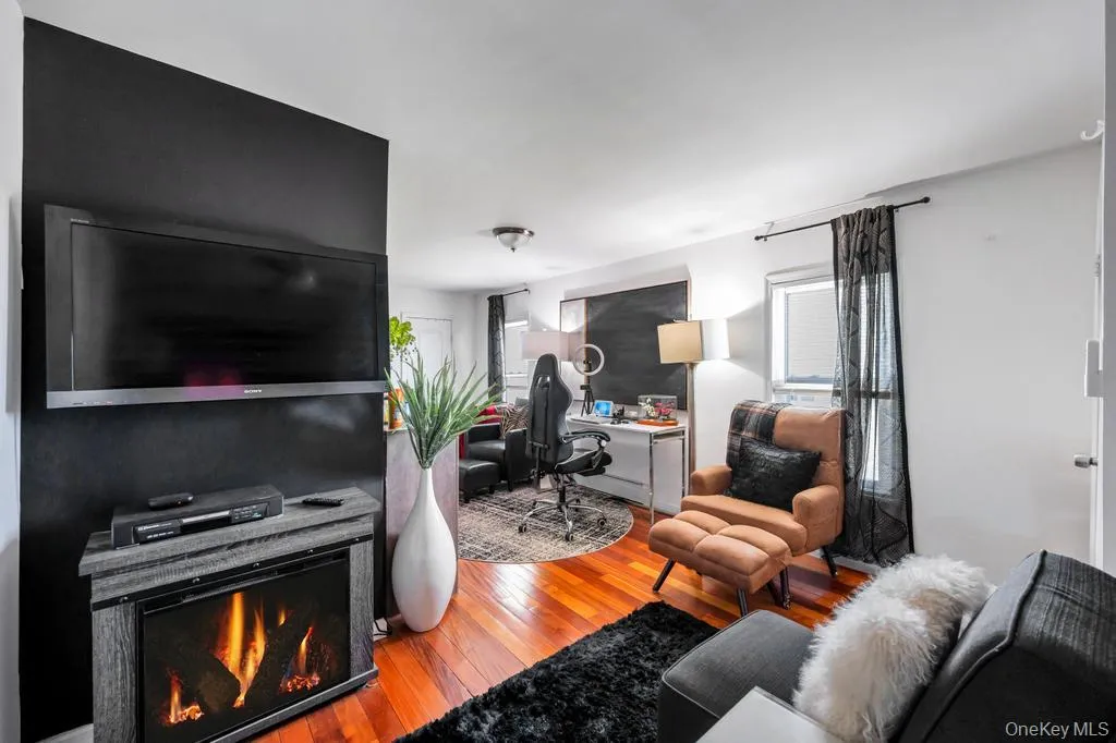 573 Miller Avenue, Hempstead, NY, 3 Bedrooms Bedrooms, 6 Rooms Rooms,1 BathroomBathrooms,Residential,For Rent,Miller,0,1008935 573 Miller Avenue, Hempstead, NY, 3 Bedrooms Bedrooms, 6 Rooms Rooms,1 BathroomBathrooms,Residential,For Rent,Miller,0,1008935