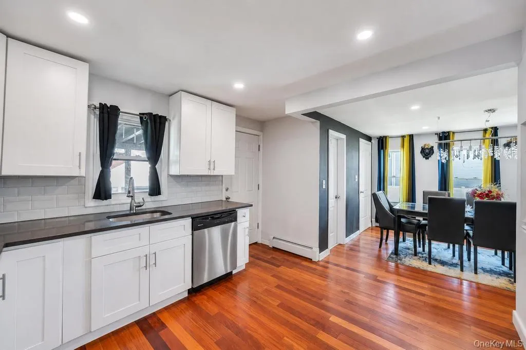 573 Miller Avenue, Hempstead, NY, 3 Bedrooms Bedrooms, 6 Rooms Rooms,1 BathroomBathrooms,Residential,For Rent,Miller,0,1008935 573 Miller Avenue, Hempstead, NY, 3 Bedrooms Bedrooms, 6 Rooms Rooms,1 BathroomBathrooms,Residential,For Rent,Miller,0,1008935
