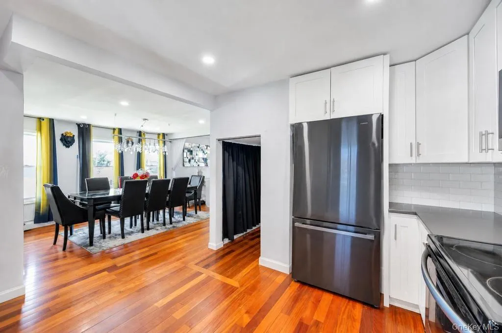 573 Miller Avenue, Hempstead, NY, 3 Bedrooms Bedrooms, 6 Rooms Rooms,1 BathroomBathrooms,Residential,For Rent,Miller,0,1008935 573 Miller Avenue, Hempstead, NY, 3 Bedrooms Bedrooms, 6 Rooms Rooms,1 BathroomBathrooms,Residential,For Rent,Miller,0,1008935