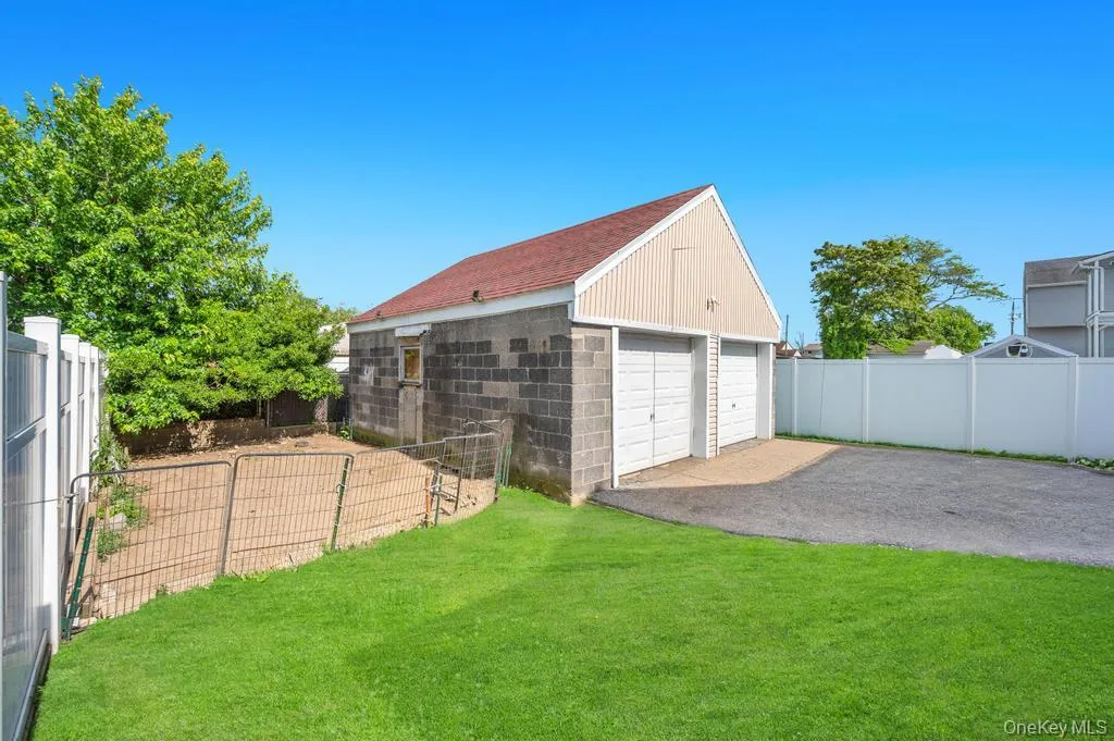 573 Miller Avenue, Hempstead, NY, 3 Bedrooms Bedrooms, 6 Rooms Rooms,1 BathroomBathrooms,Residential,For Rent,Miller,0,1008935 573 Miller Avenue, Hempstead, NY, 3 Bedrooms Bedrooms, 6 Rooms Rooms,1 BathroomBathrooms,Residential,For Rent,Miller,0,1008935