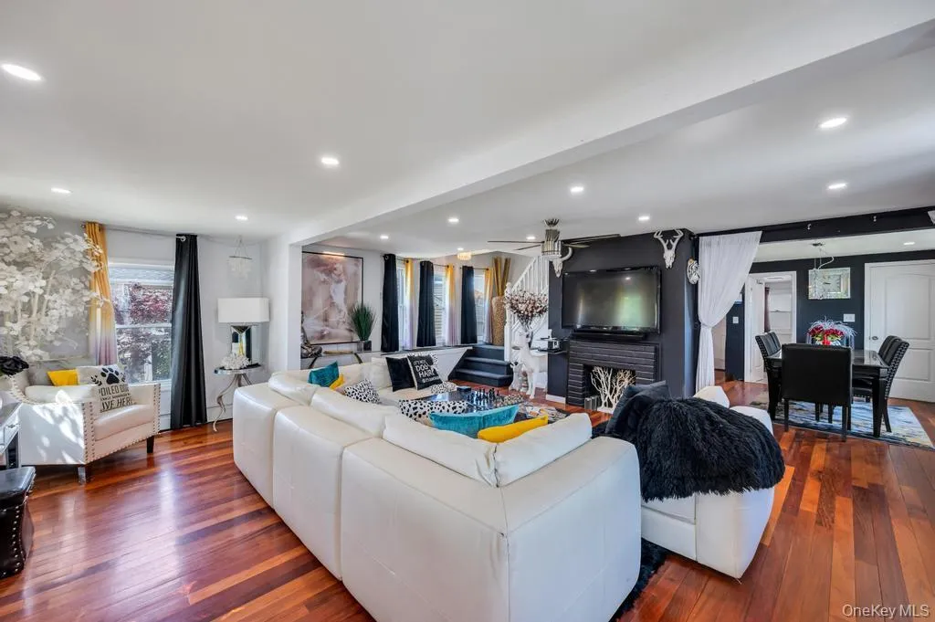 573 Miller Avenue, Hempstead, NY, 3 Bedrooms Bedrooms, 6 Rooms Rooms,1 BathroomBathrooms,Residential,For Rent,Miller,0,1008935 573 Miller Avenue, Hempstead, NY, 3 Bedrooms Bedrooms, 6 Rooms Rooms,1 BathroomBathrooms,Residential,For Rent,Miller,0,1008935