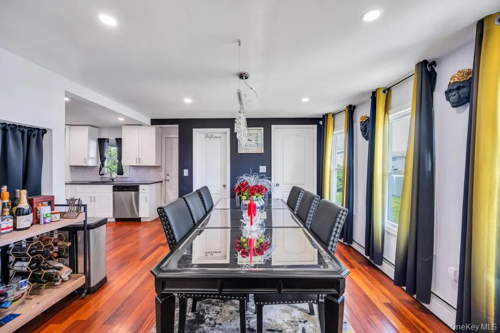 573 Miller Avenue, Hempstead, NY, 3 Bedrooms Bedrooms, 6 Rooms Rooms,1 BathroomBathrooms,Residential,For Rent,Miller,0,1008935 573 Miller Avenue, Hempstead, NY, 3 Bedrooms Bedrooms, 6 Rooms Rooms,1 BathroomBathrooms,Residential,For Rent,Miller,0,1008935