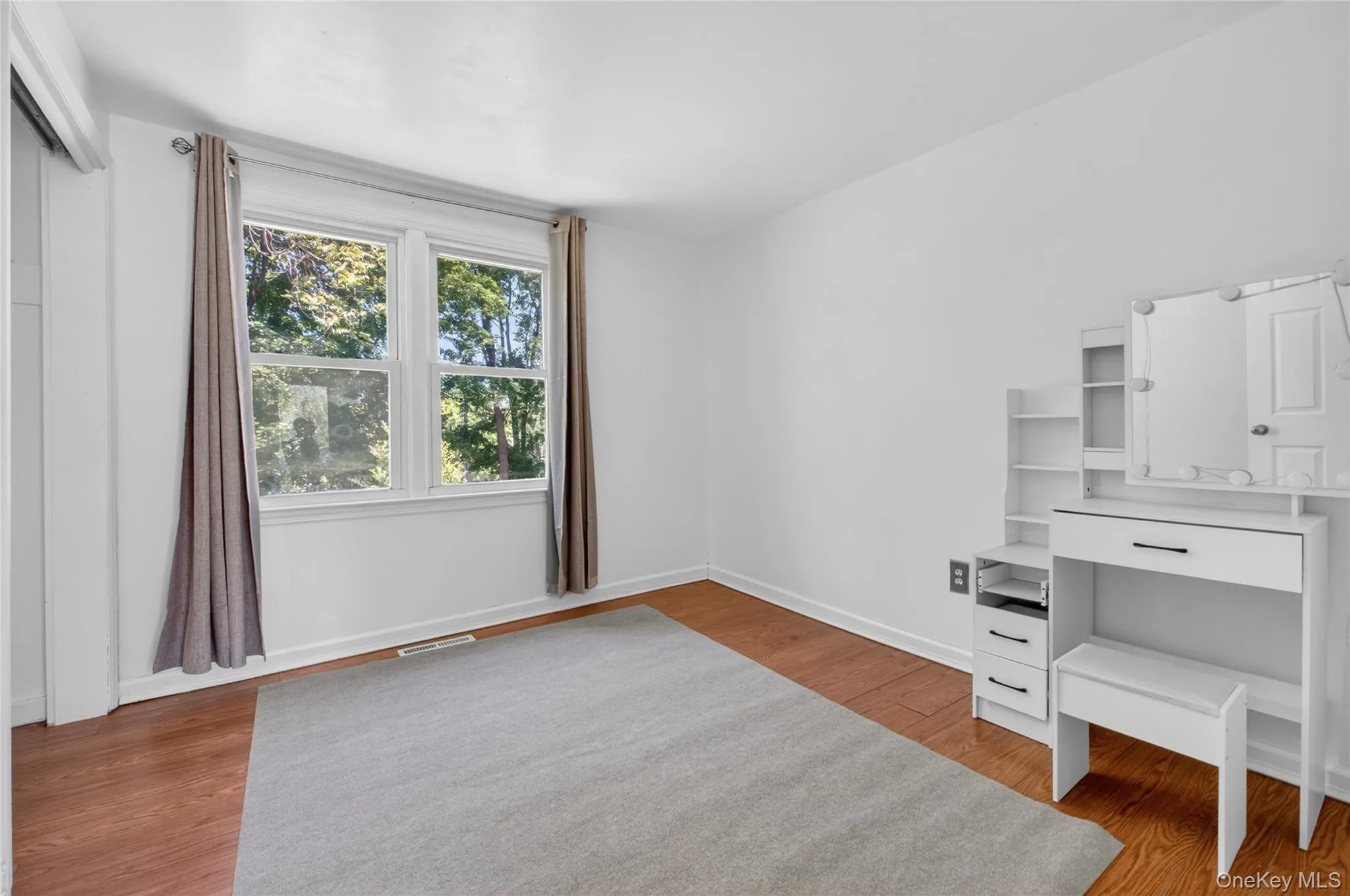 68 Mulford Avenue, Hyde Park, NY, 2 Bedrooms Bedrooms, 6 Rooms Rooms,1 BathroomBathrooms,Residential Lease,For Rent,Mulford Avenue,0,1008938 68 Mulford Avenue, Hyde Park, NY, 2 Bedrooms Bedrooms, 6 Rooms Rooms,1 BathroomBathrooms,Residential Lease,For Rent,Mulford Avenue,0,1008938