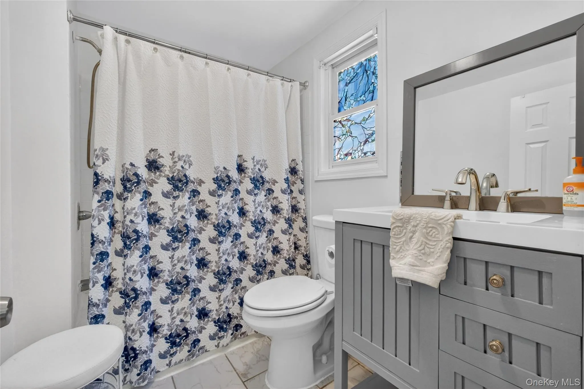 68 Mulford Avenue, Hyde Park, NY, 2 Bedrooms Bedrooms, 6 Rooms Rooms,1 BathroomBathrooms,Residential Lease,For Rent,Mulford Avenue,0,1008938 68 Mulford Avenue, Hyde Park, NY, 2 Bedrooms Bedrooms, 6 Rooms Rooms,1 BathroomBathrooms,Residential Lease,For Rent,Mulford Avenue,0,1008938