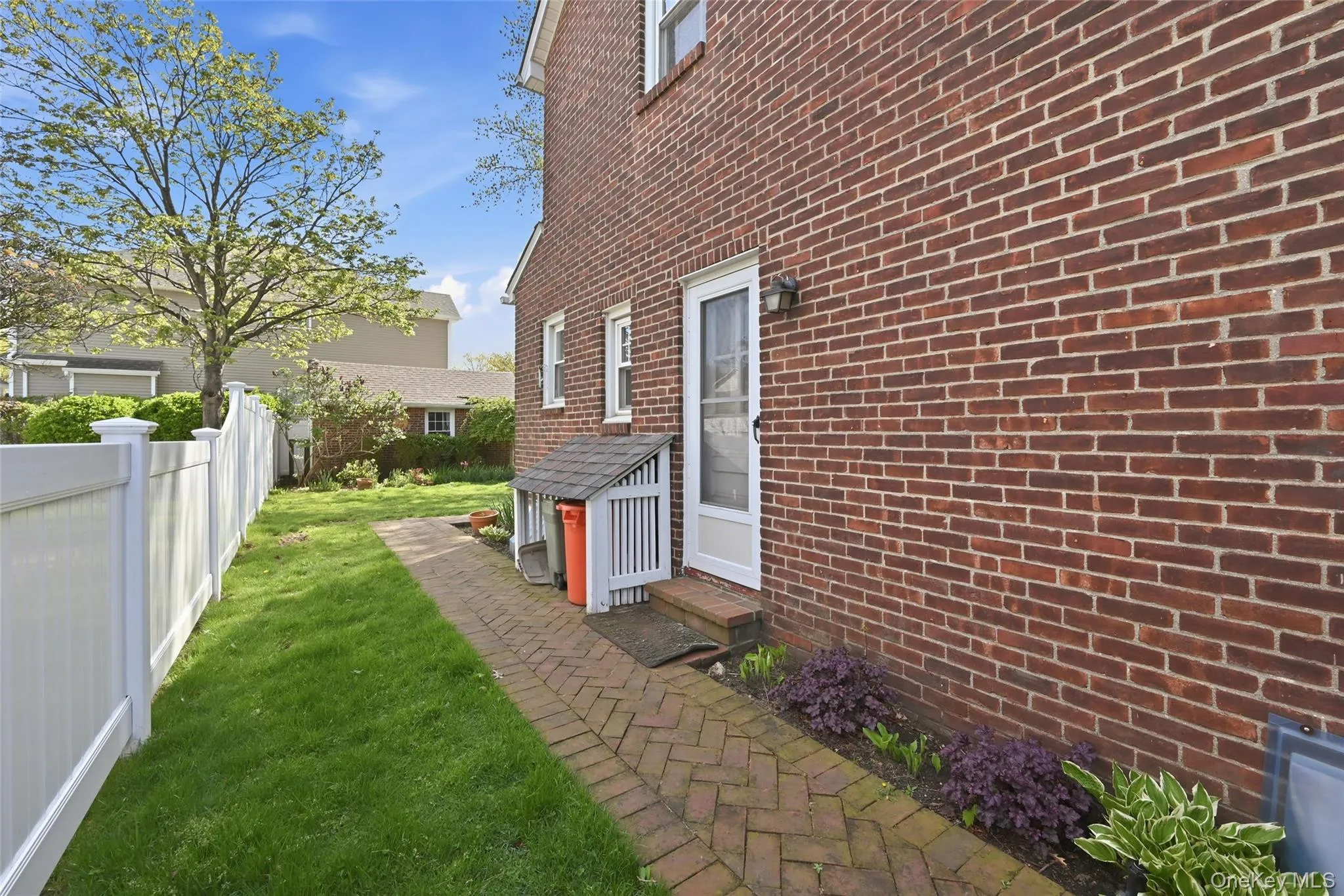 168 Latham Road, North Hempstead, NY, 3 Bedrooms Bedrooms, 6 Rooms Rooms,1 BathroomBathrooms,Residential,For Rent,Latham,0,1008945 168 Latham Road, North Hempstead, NY, 3 Bedrooms Bedrooms, 6 Rooms Rooms,1 BathroomBathrooms,Residential,For Rent,Latham,0,1008945