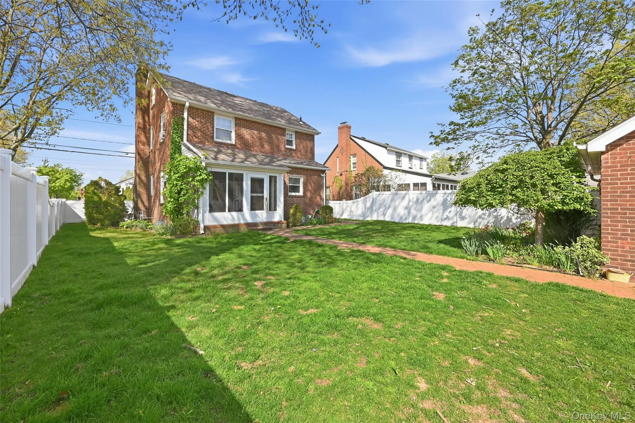 168 Latham Road, North Hempstead, NY, 3 Bedrooms Bedrooms, 6 Rooms Rooms,1 BathroomBathrooms,Residential,For Rent,Latham,0,1008945 168 Latham Road, North Hempstead, NY, 3 Bedrooms Bedrooms, 6 Rooms Rooms,1 BathroomBathrooms,Residential,For Rent,Latham,0,1008945