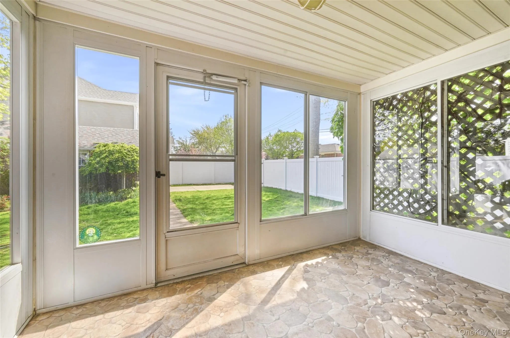 168 Latham Road, North Hempstead, NY, 3 Bedrooms Bedrooms, 6 Rooms Rooms,1 BathroomBathrooms,Residential,For Rent,Latham,0,1008945 168 Latham Road, North Hempstead, NY, 3 Bedrooms Bedrooms, 6 Rooms Rooms,1 BathroomBathrooms,Residential,For Rent,Latham,0,1008945