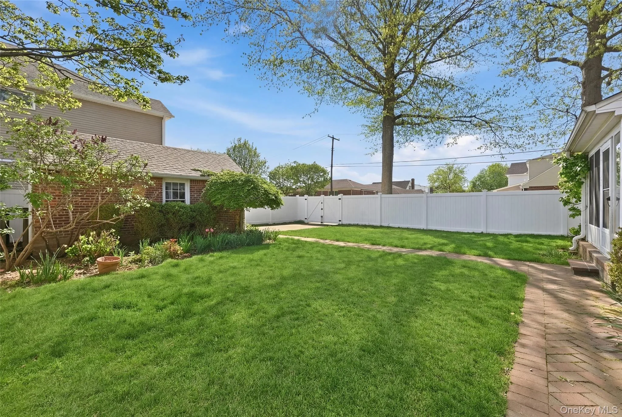 168 Latham Road, North Hempstead, NY, 3 Bedrooms Bedrooms, 6 Rooms Rooms,1 BathroomBathrooms,Residential,For Rent,Latham,0,1008945 168 Latham Road, North Hempstead, NY, 3 Bedrooms Bedrooms, 6 Rooms Rooms,1 BathroomBathrooms,Residential,For Rent,Latham,0,1008945