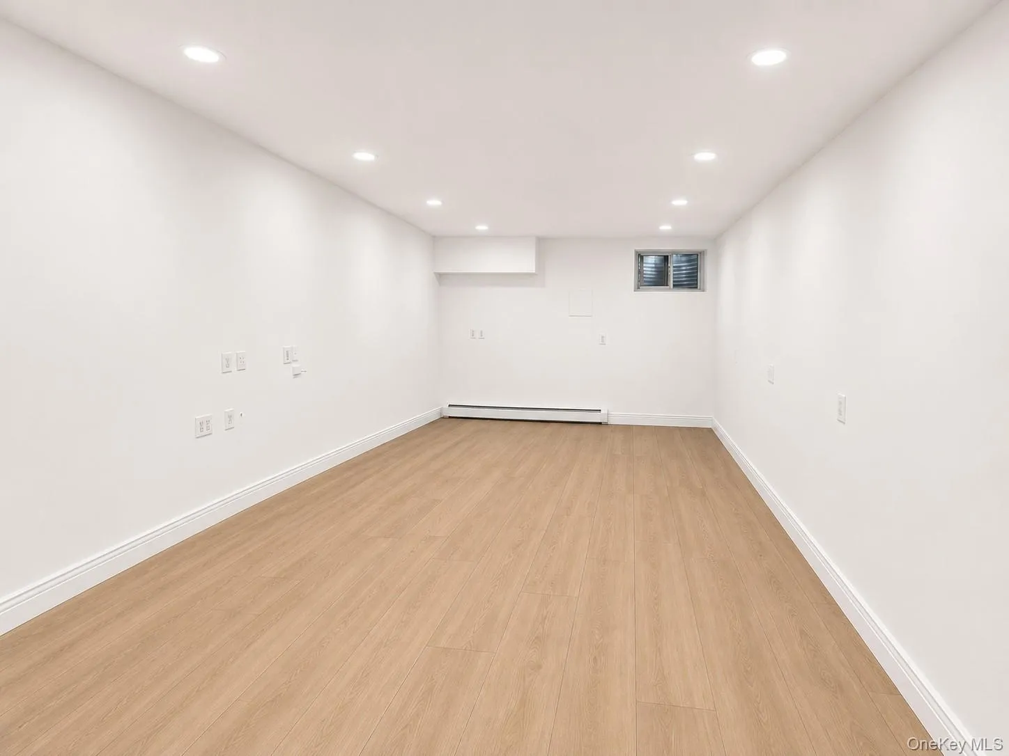 168 Latham Road, North Hempstead, NY, 3 Bedrooms Bedrooms, 6 Rooms Rooms,1 BathroomBathrooms,Residential,For Rent,Latham,0,1008945 168 Latham Road, North Hempstead, NY, 3 Bedrooms Bedrooms, 6 Rooms Rooms,1 BathroomBathrooms,Residential,For Rent,Latham,0,1008945