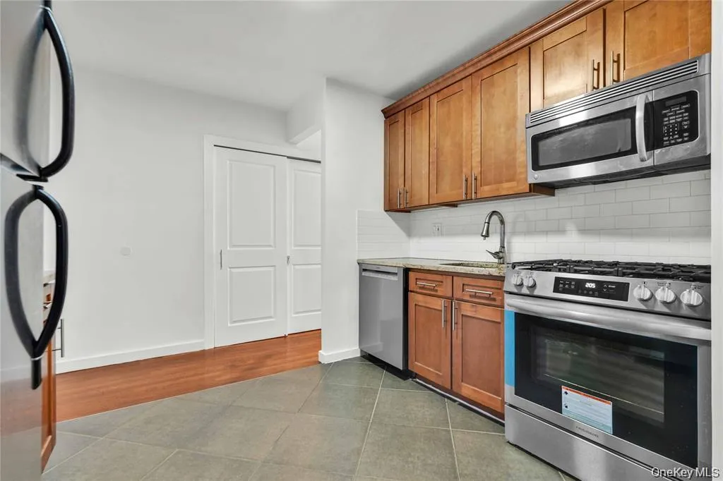 150-29 72nd Road, New York, NY, 1 Bedroom Bedrooms, 4 Rooms Rooms,1 BathroomBathrooms,Residential,For Rent,72nd,0,1008948 150-29 72nd Road, New York, NY, 1 Bedroom Bedrooms, 4 Rooms Rooms,1 BathroomBathrooms,Residential,For Rent,72nd,0,1008948