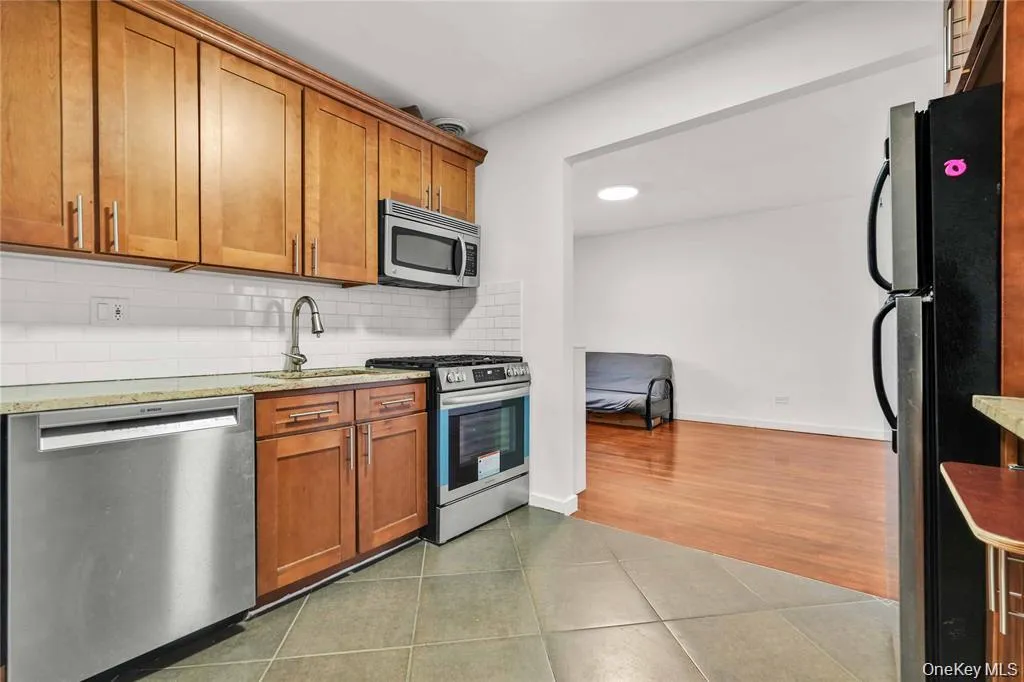 150-29 72nd Road, New York, NY, 1 Bedroom Bedrooms, 4 Rooms Rooms,1 BathroomBathrooms,Residential,For Rent,72nd,0,1008948 150-29 72nd Road, New York, NY, 1 Bedroom Bedrooms, 4 Rooms Rooms,1 BathroomBathrooms,Residential,For Rent,72nd,0,1008948